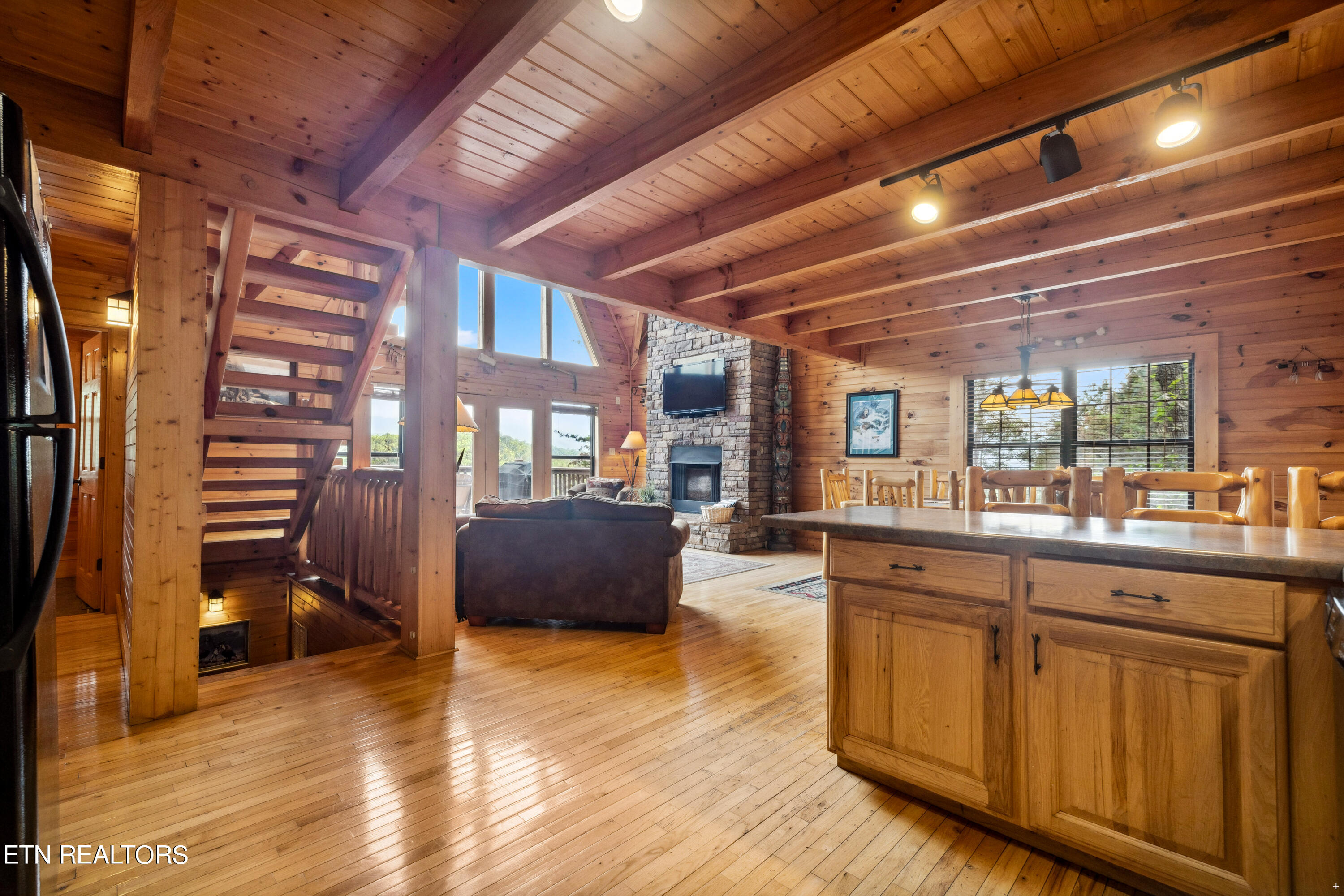 1424 Rocky Top Way Townsend TN 37882