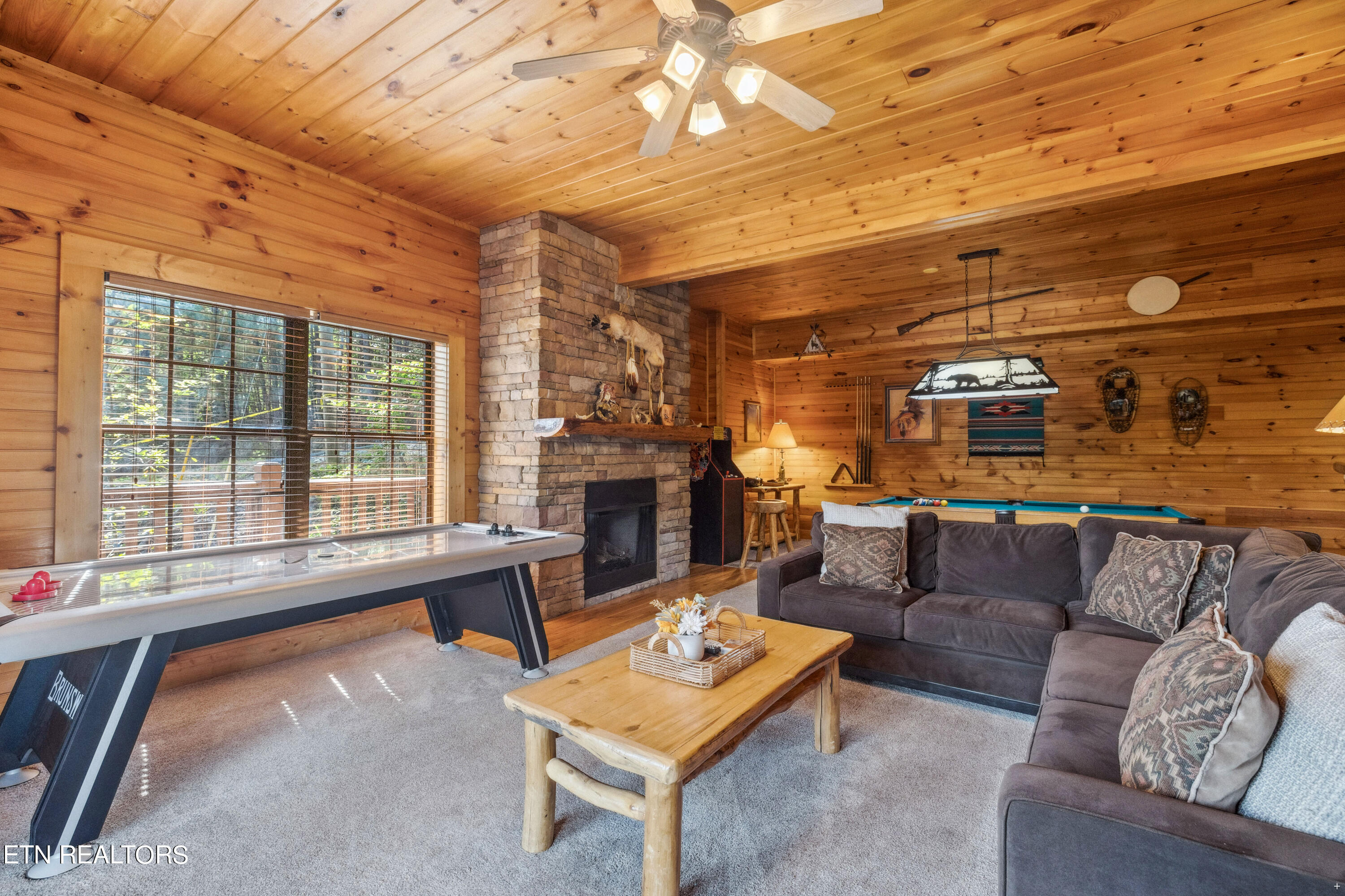 1424 Rocky Top Way Townsend TN 37882
