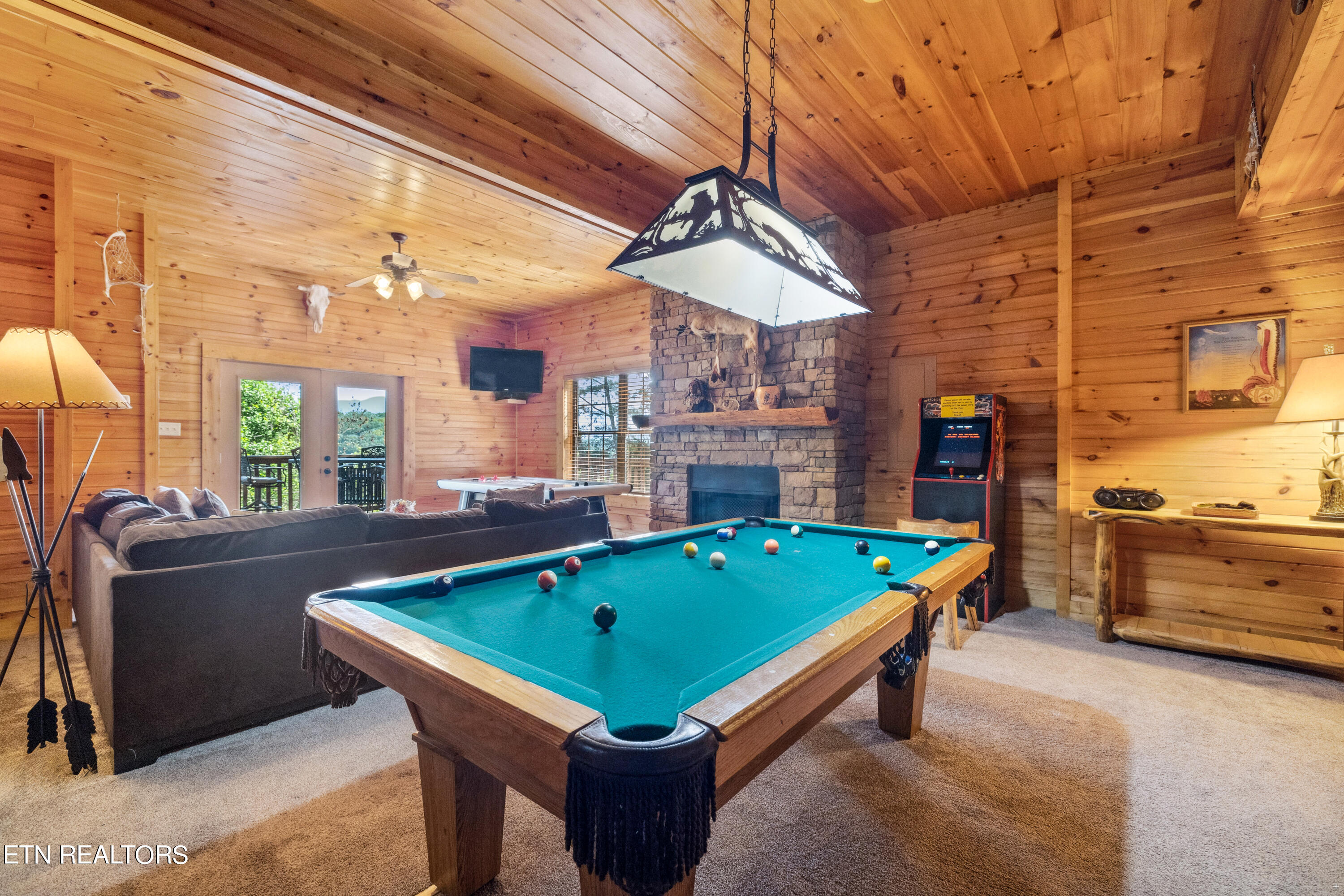 1424 Rocky Top Way Townsend TN 37882