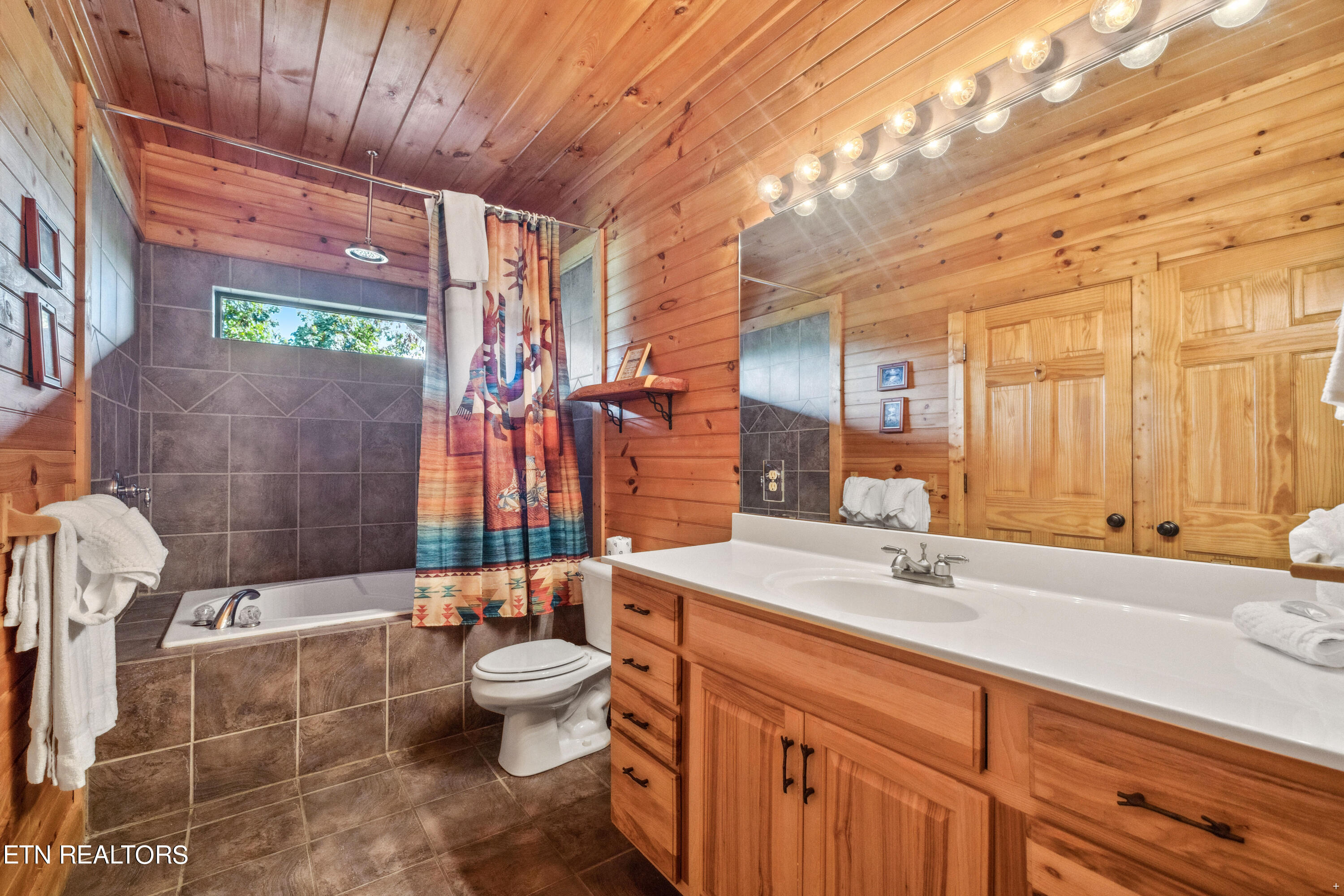 1424 Rocky Top Way Townsend TN 37882