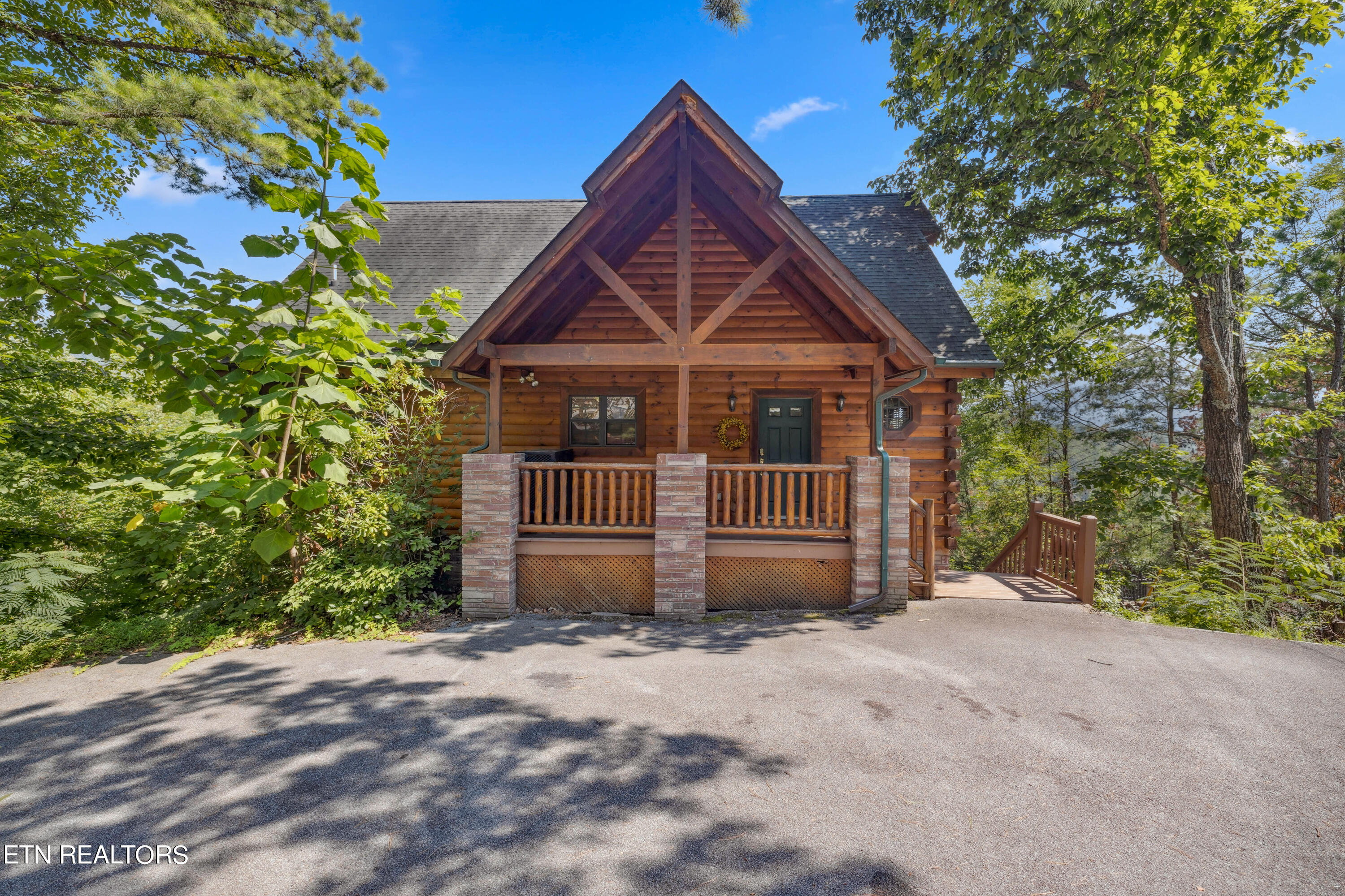 1424 Rocky Top Way Townsend TN 37882