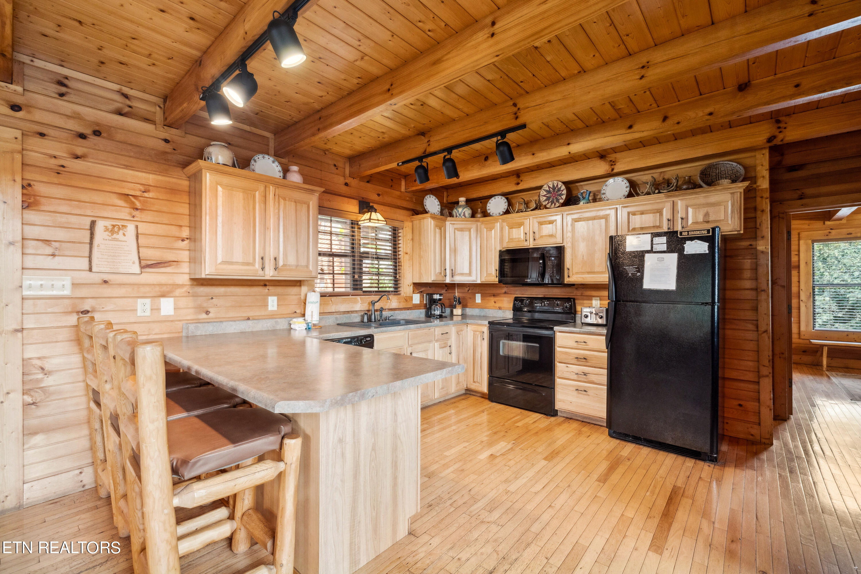 1424 Rocky Top Way Townsend TN 37882