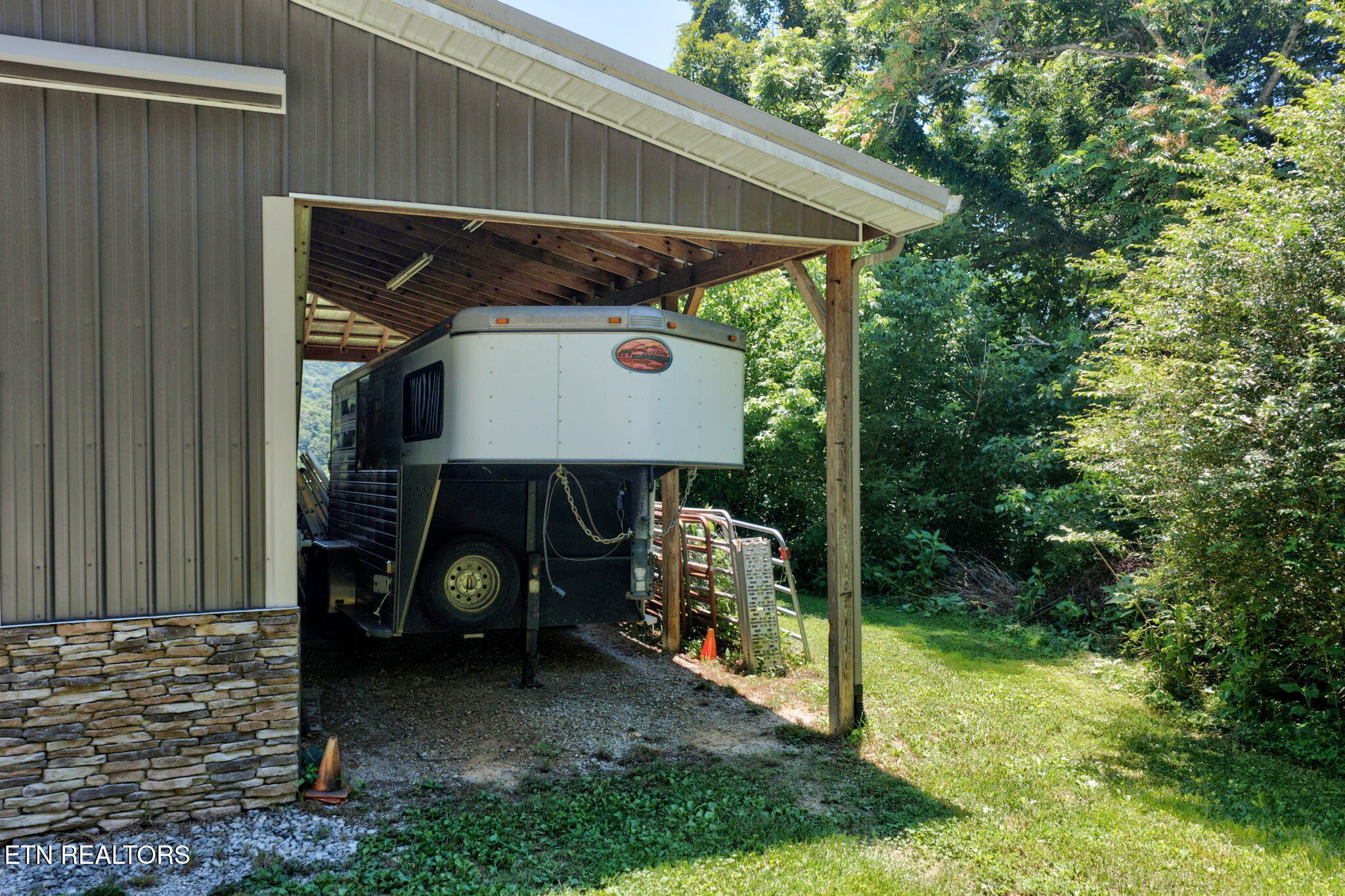 1252 Shellotte Loop Pall Mall TN 38577