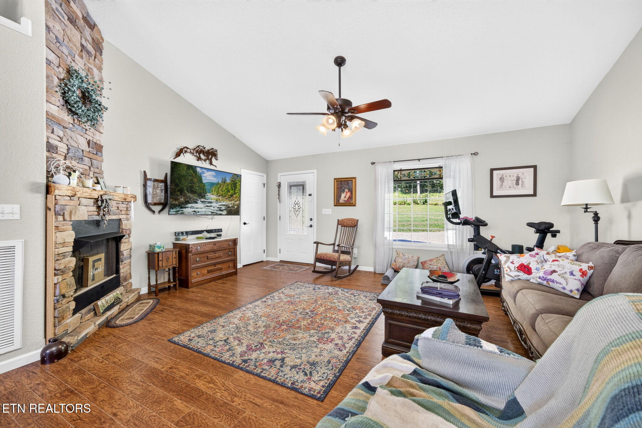 1252 Shellotte Loop Pall Mall TN 38577