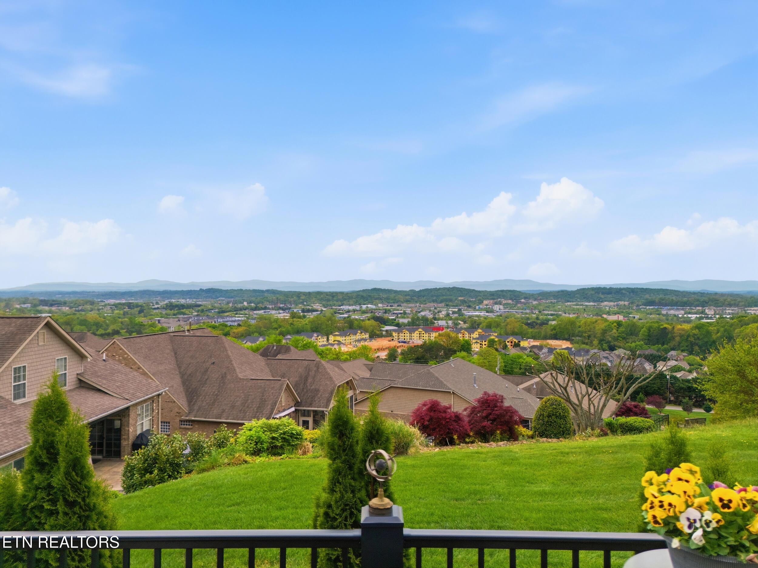 1201 Bishops View Lane Knoxville TN 37932