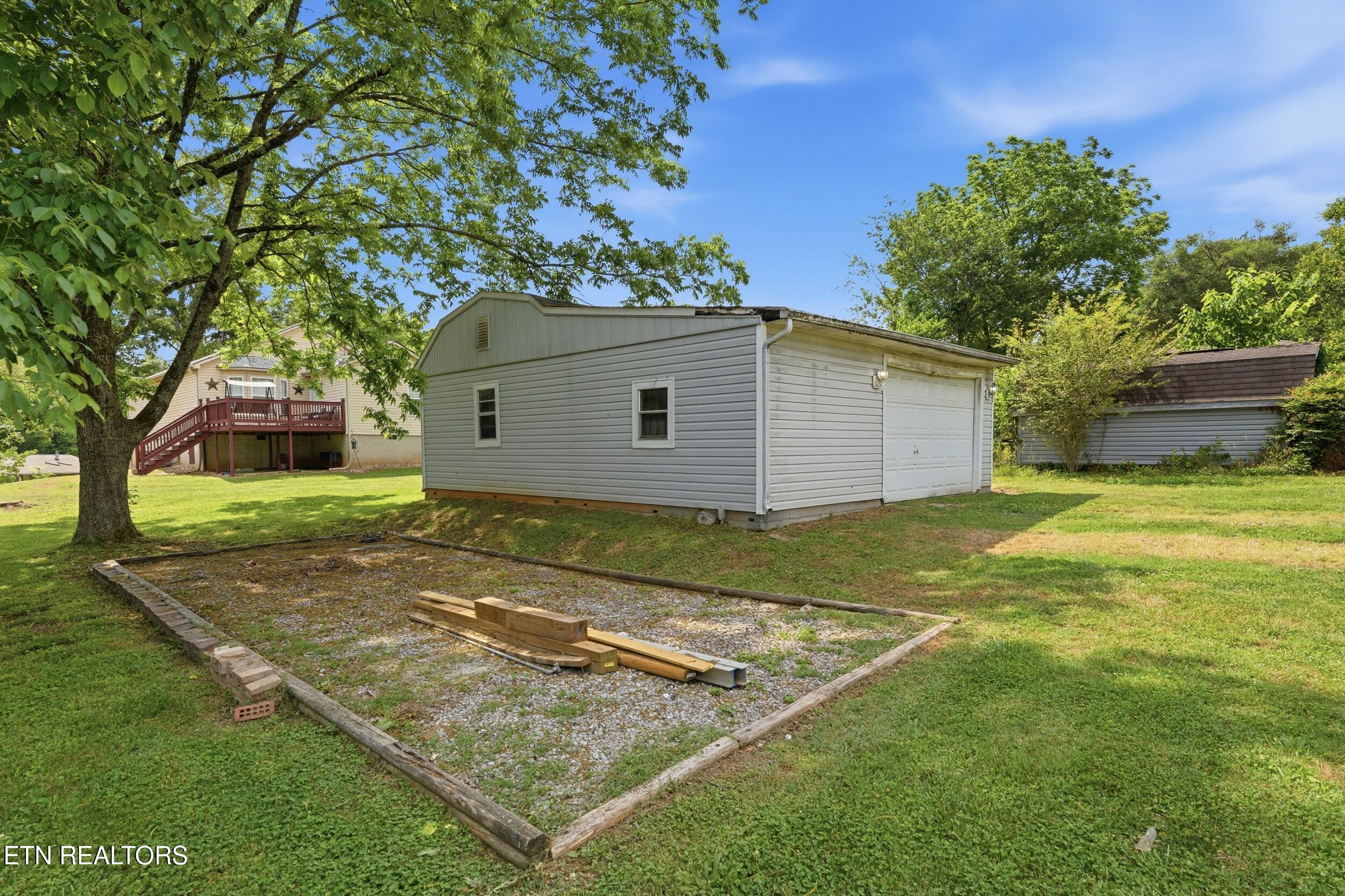 300 Lindner Lane Lenoir City TN 37772