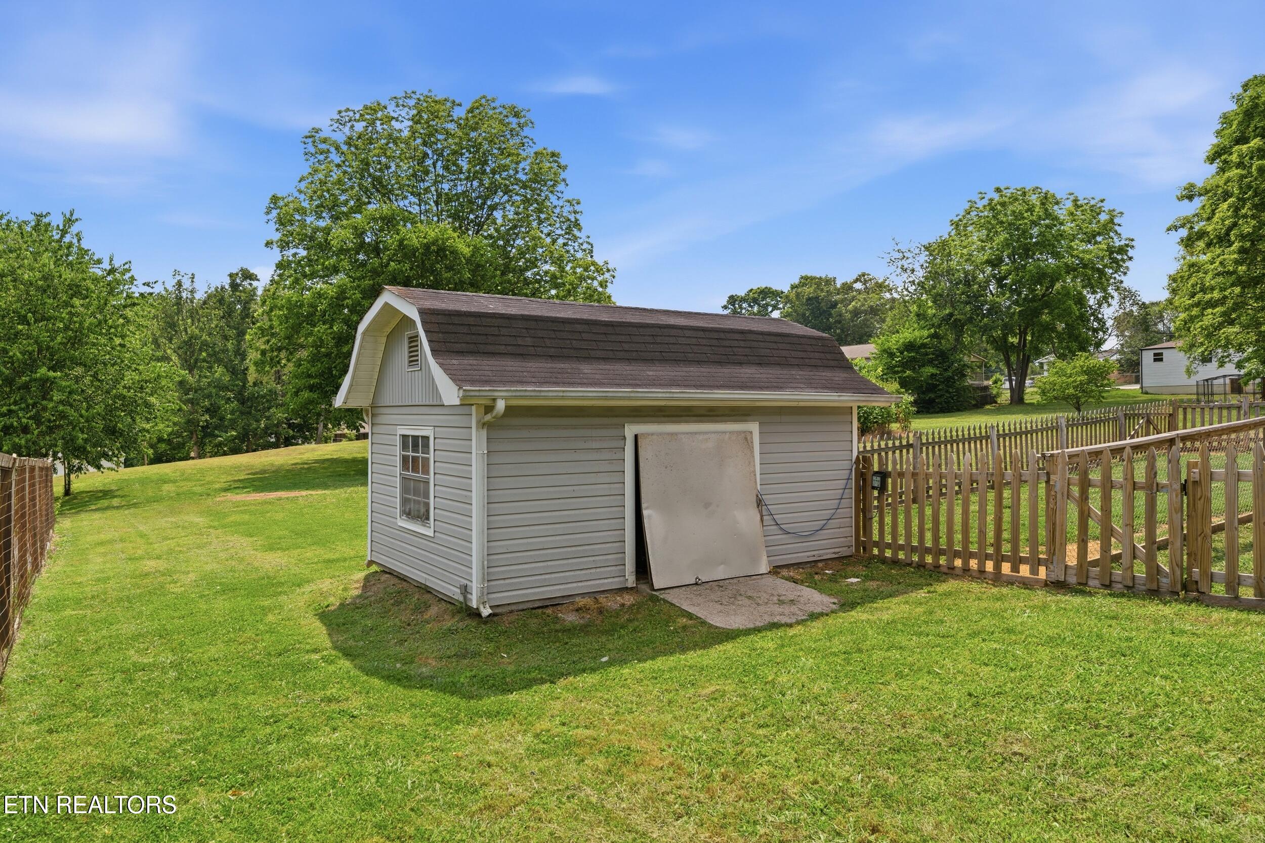 300 Lindner Lane Lenoir City TN 37772