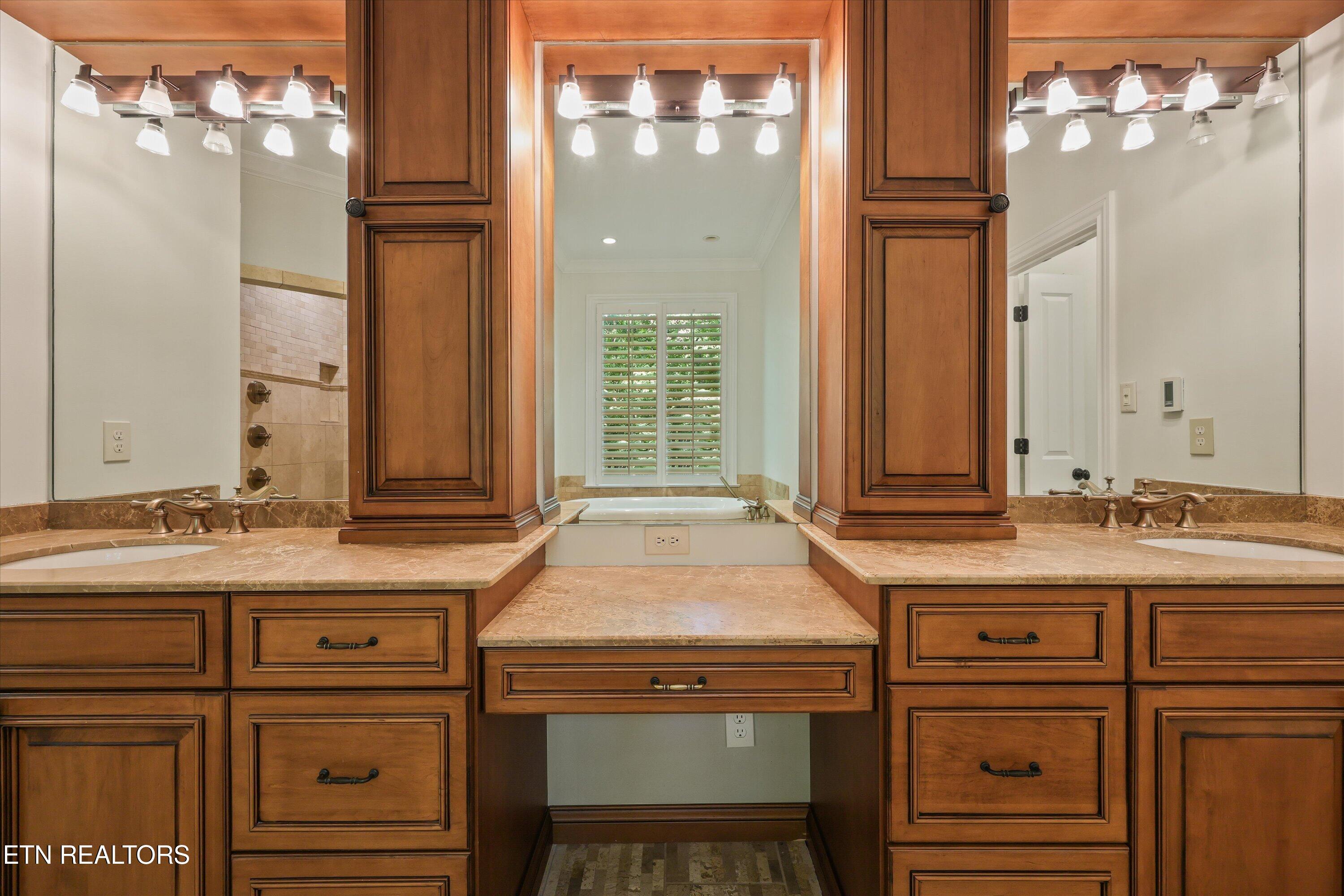 2533 Woodland Reserve Lane Knoxville TN 37919