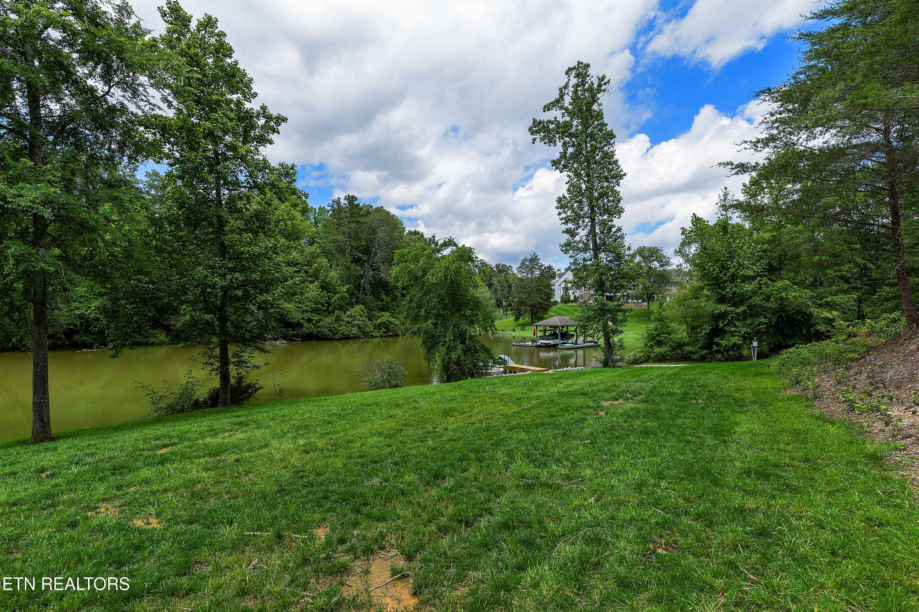2533 Woodland Reserve Lane Knoxville TN 37919