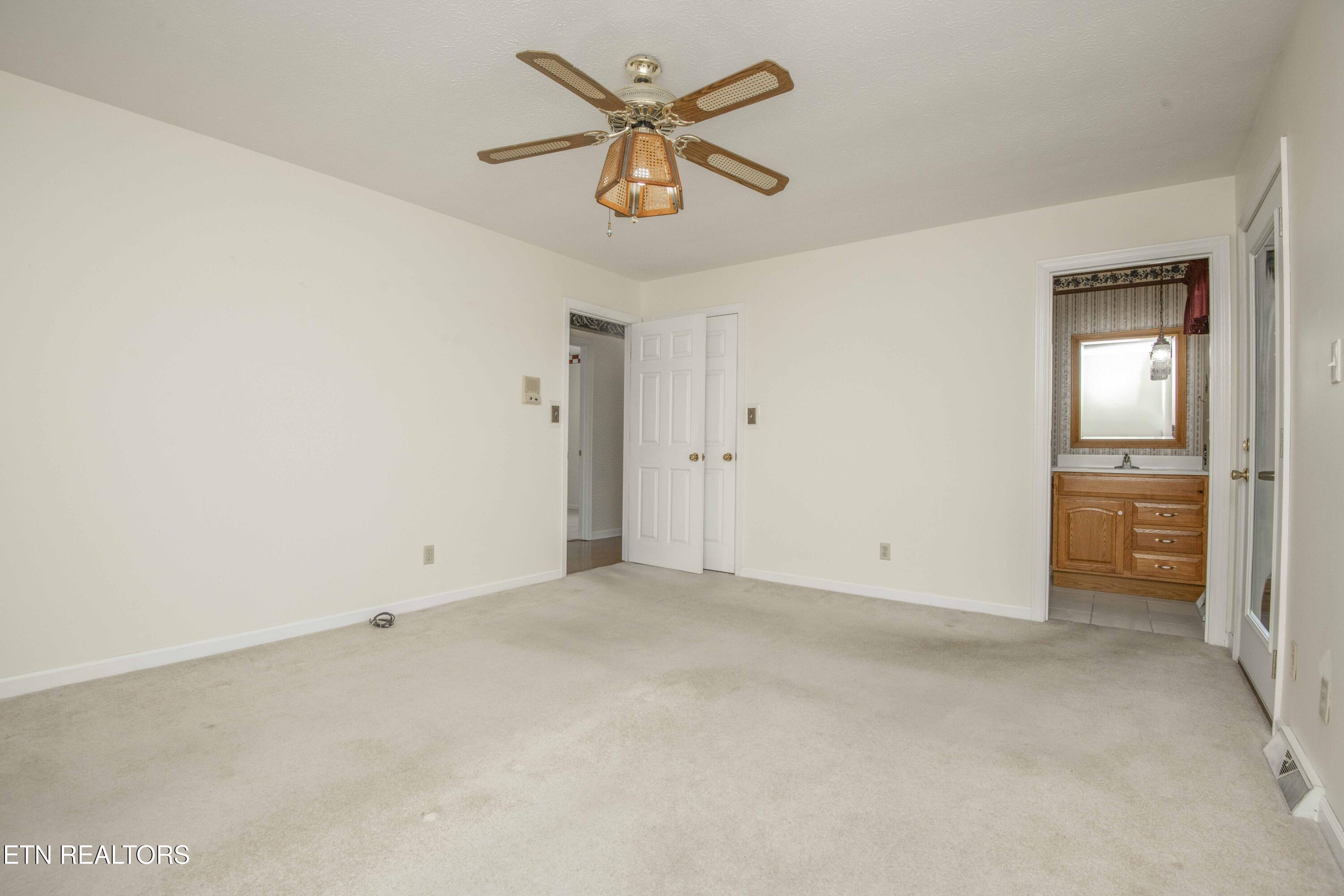 603 Riverbend Road Clinton TN 37716