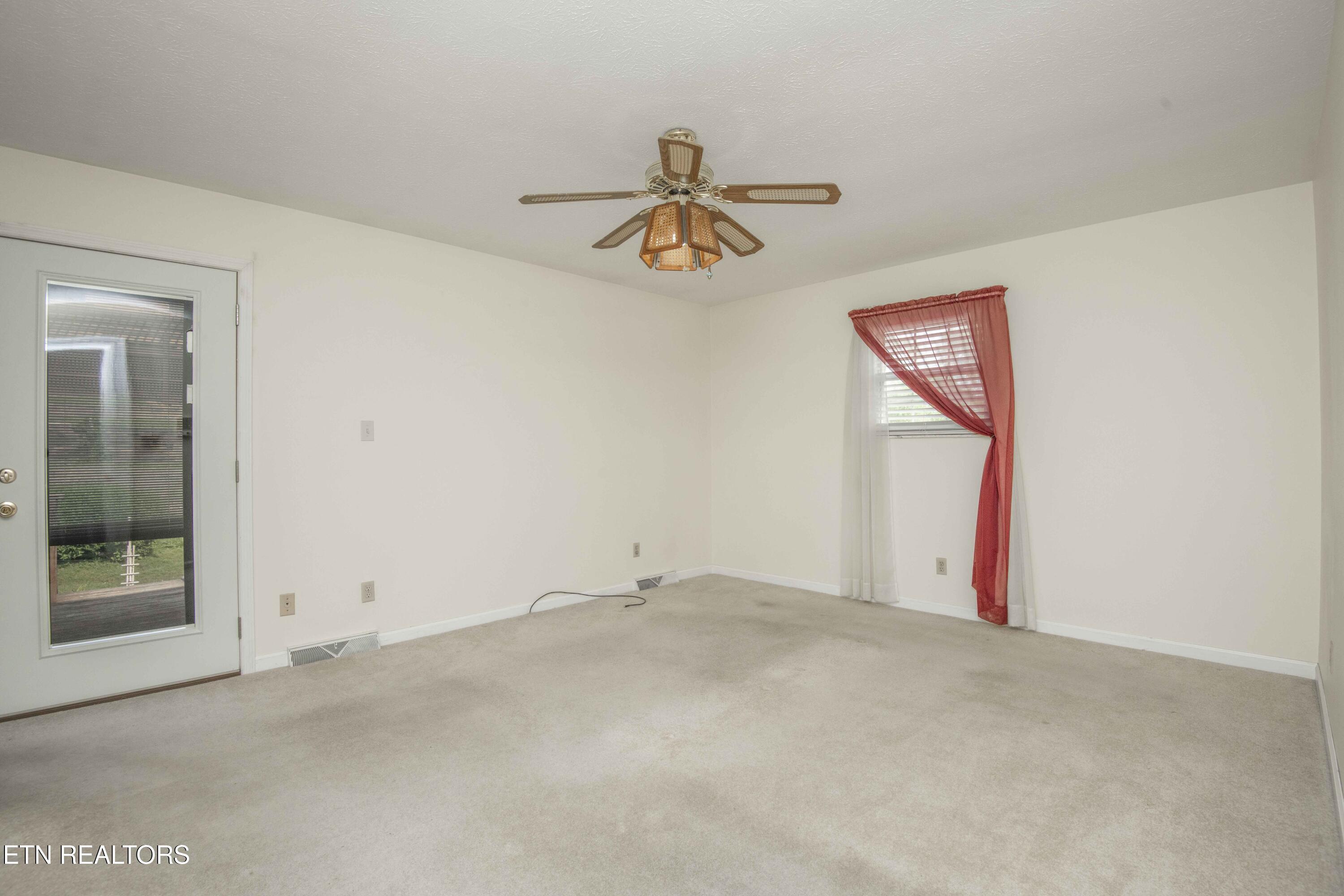 603 Riverbend Road Clinton TN 37716