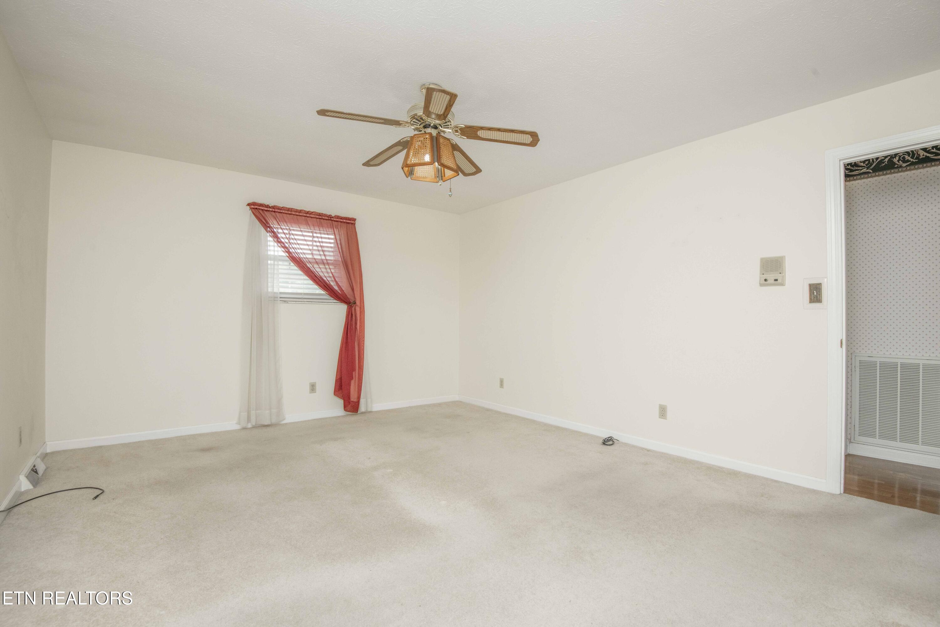 603 Riverbend Road Clinton TN 37716