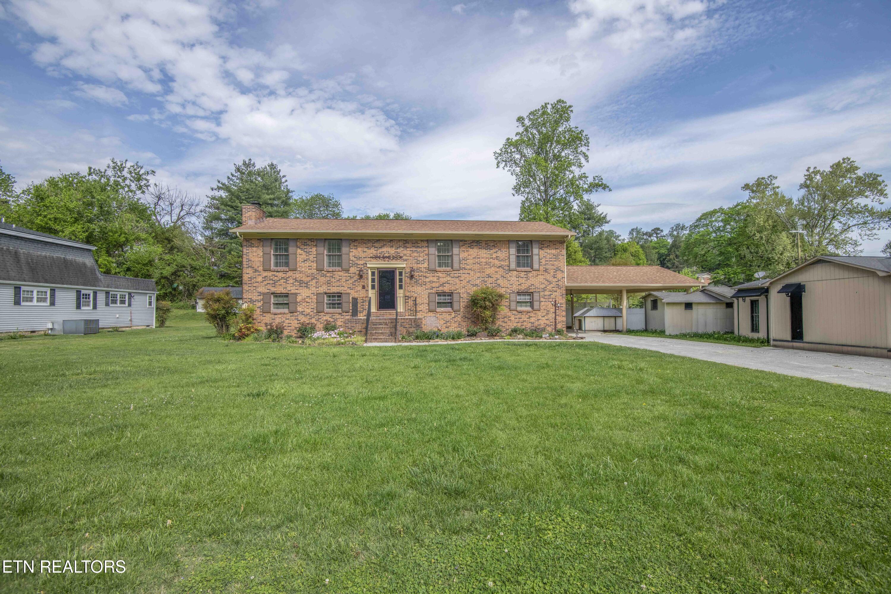 603 Riverbend Road Clinton TN 37716