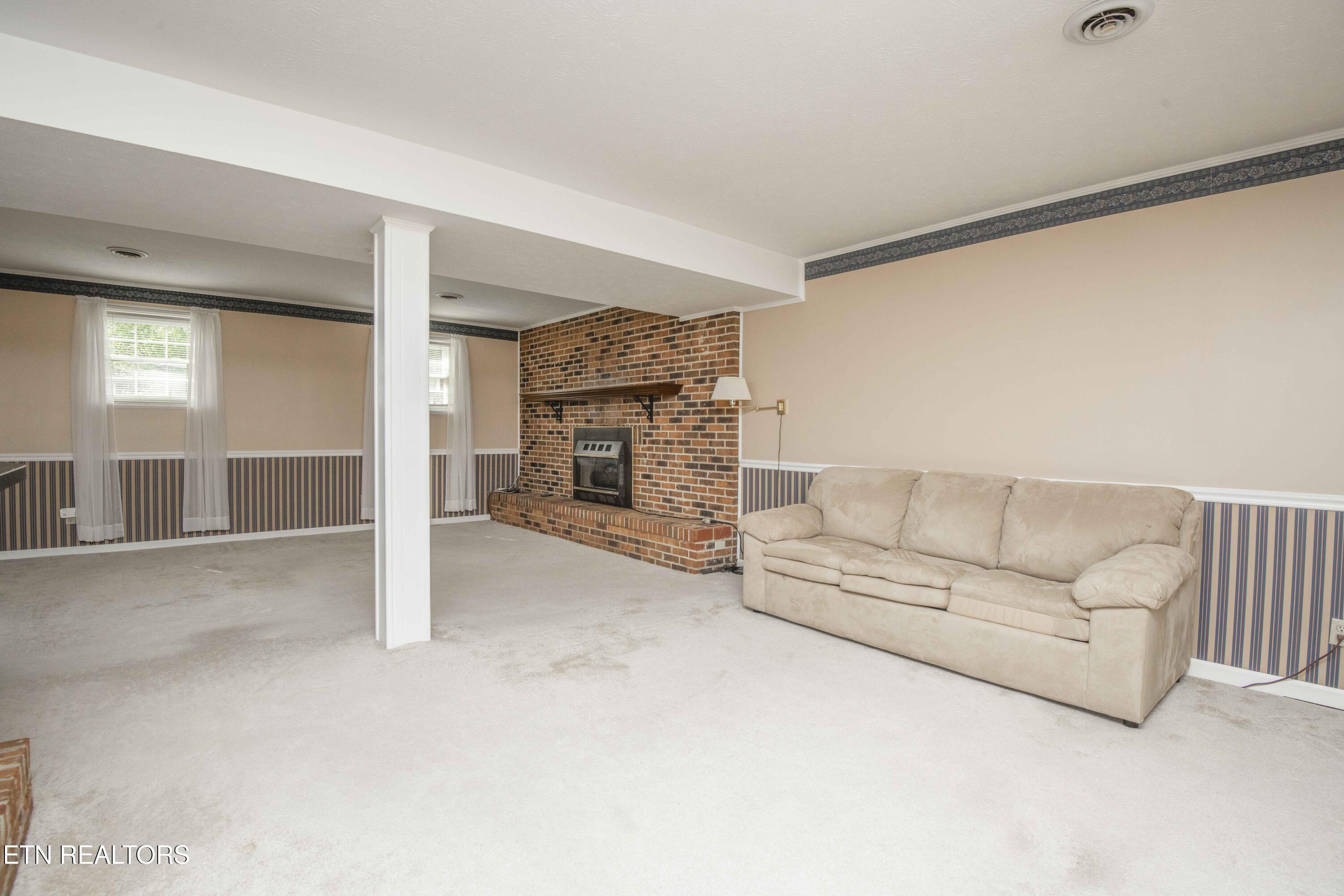 603 Riverbend Road Clinton TN 37716