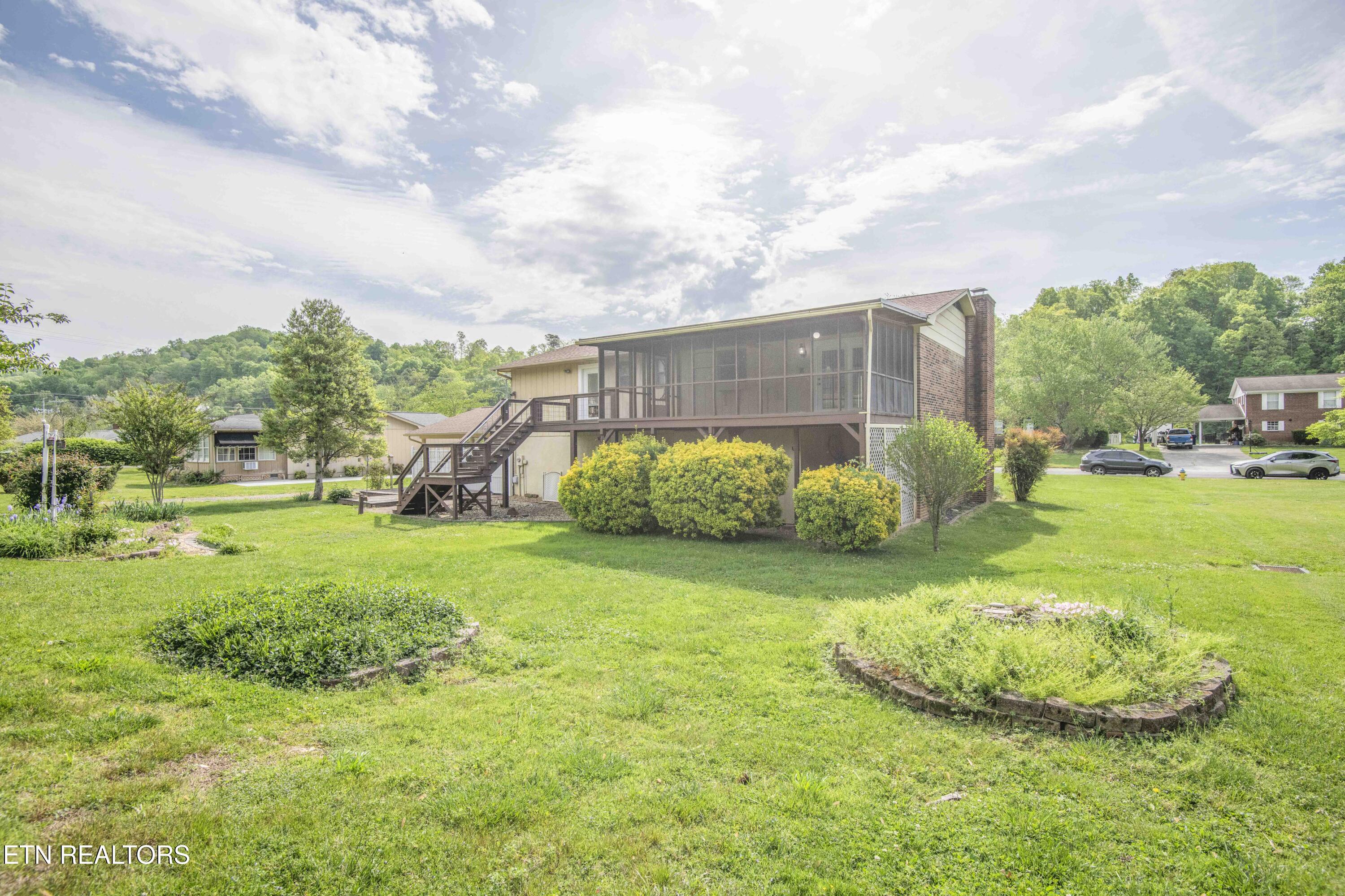 603 Riverbend Road Clinton TN 37716