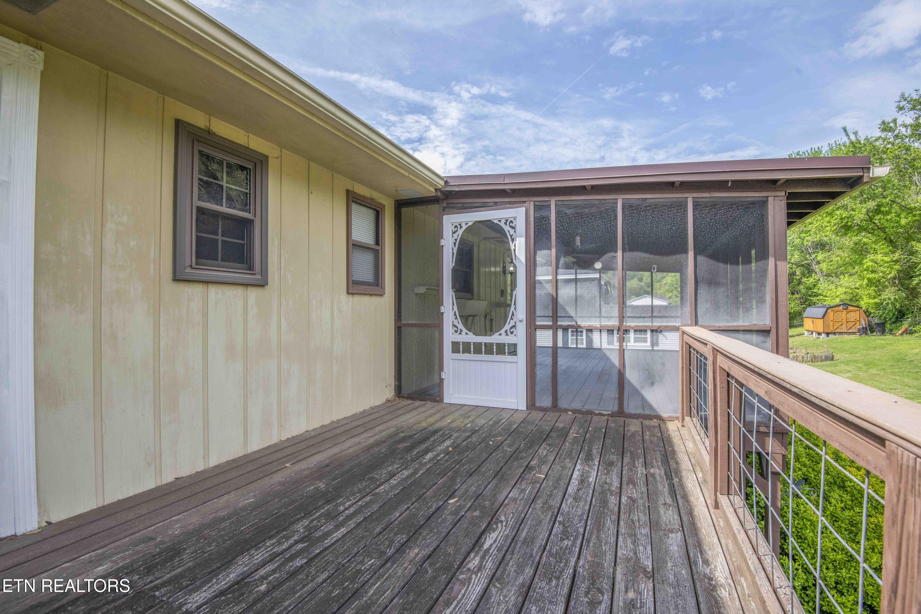 603 Riverbend Road Clinton TN 37716
