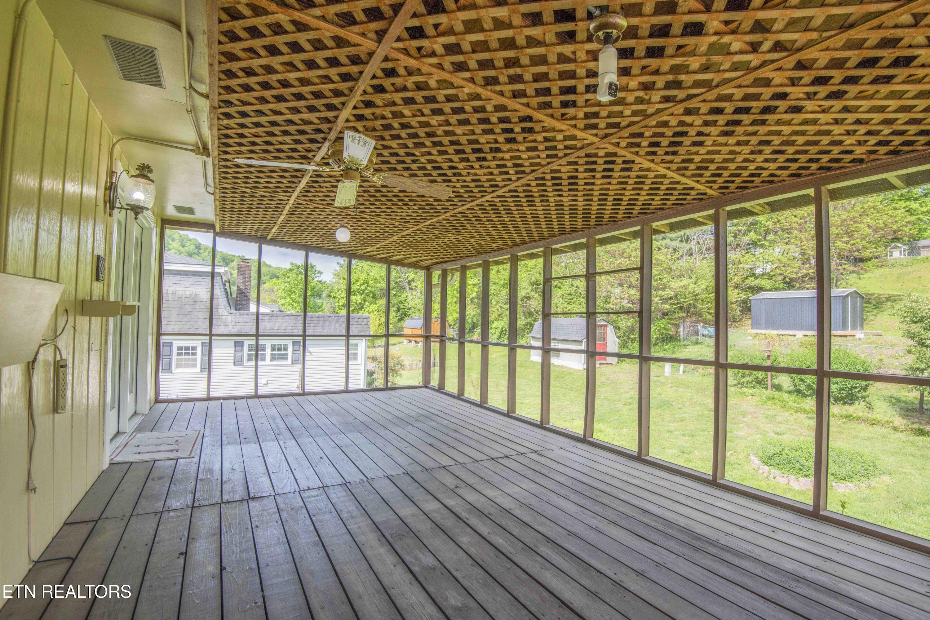 603 Riverbend Road Clinton TN 37716