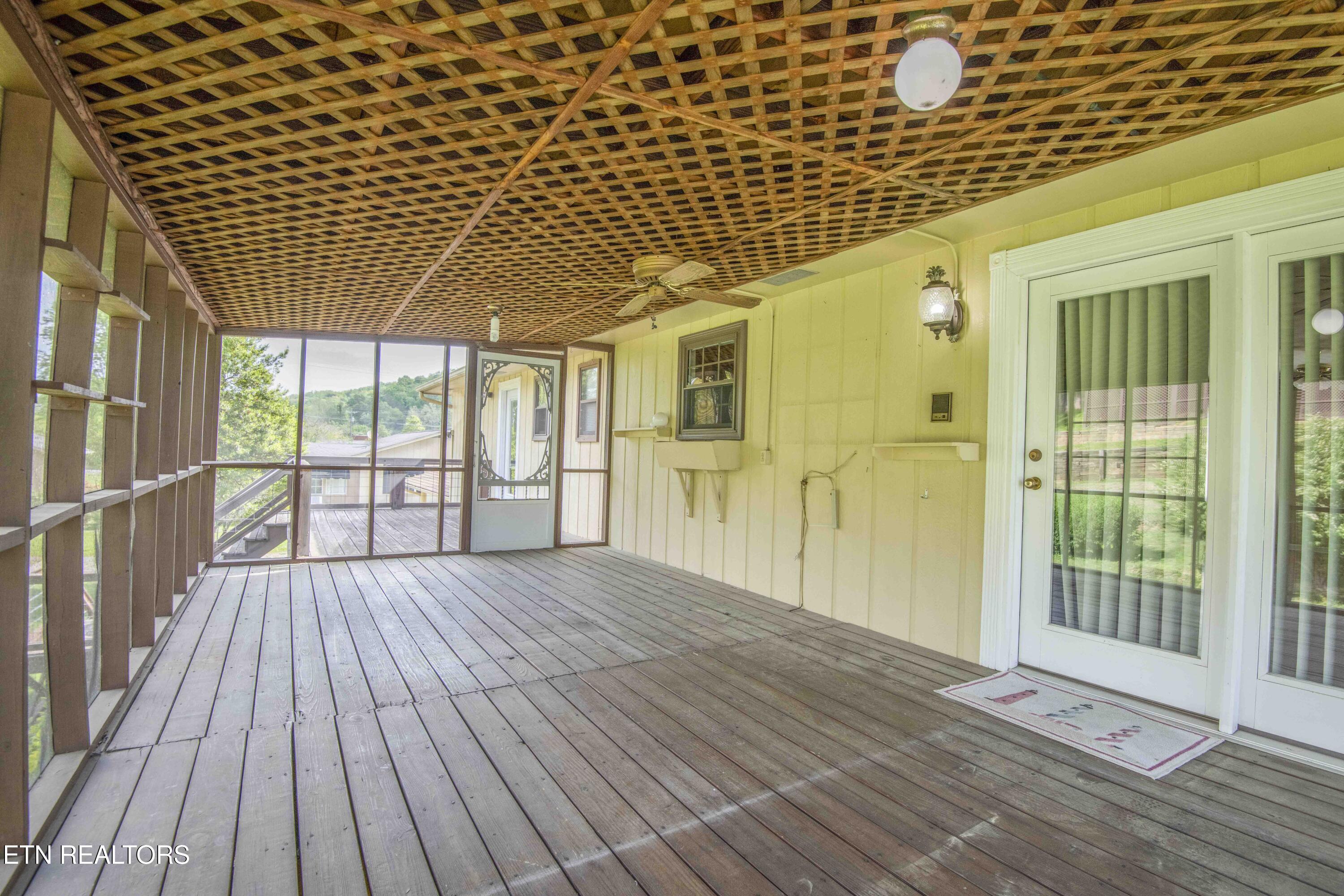 603 Riverbend Road Clinton TN 37716