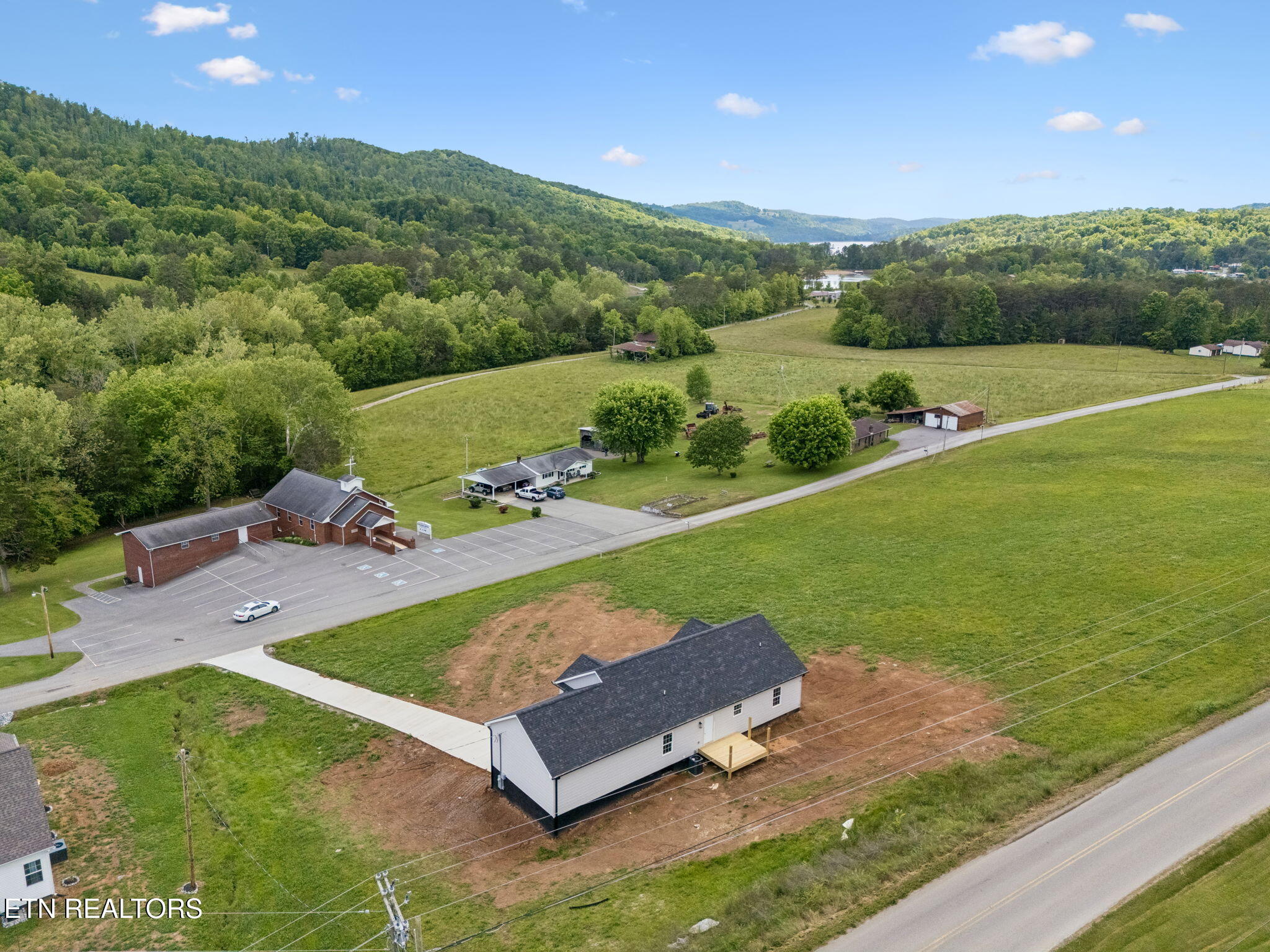 487 Straight Creek Church Road New Tazewell TN 37825