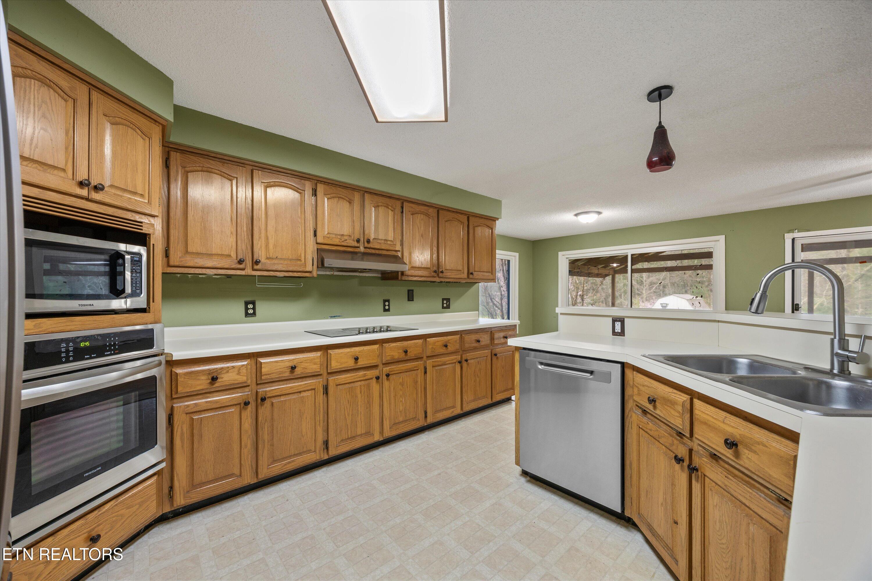 1334 Niggs Creek Road Oneida TN 37841