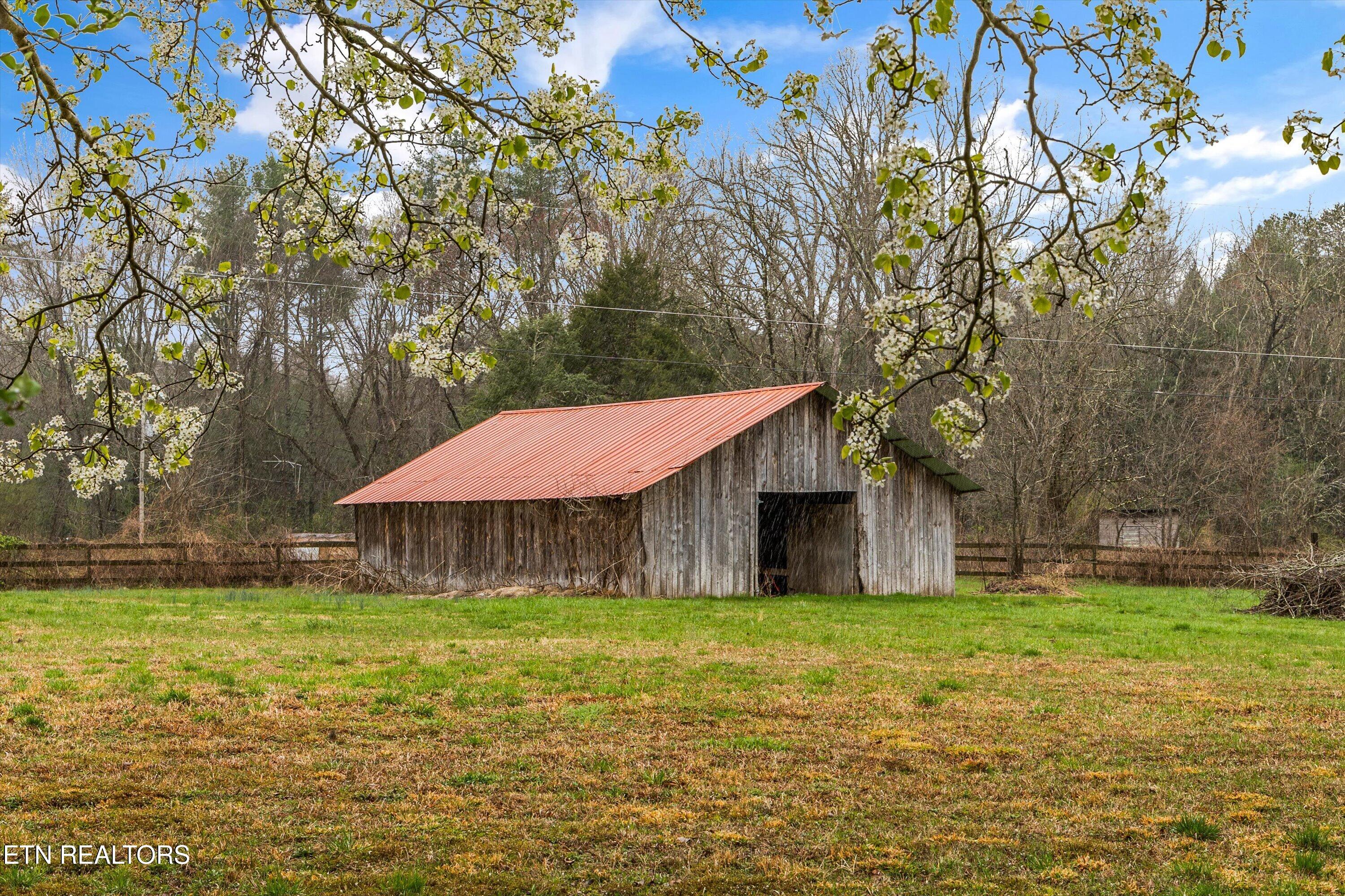 1334 Niggs Creek Road Oneida TN 37841