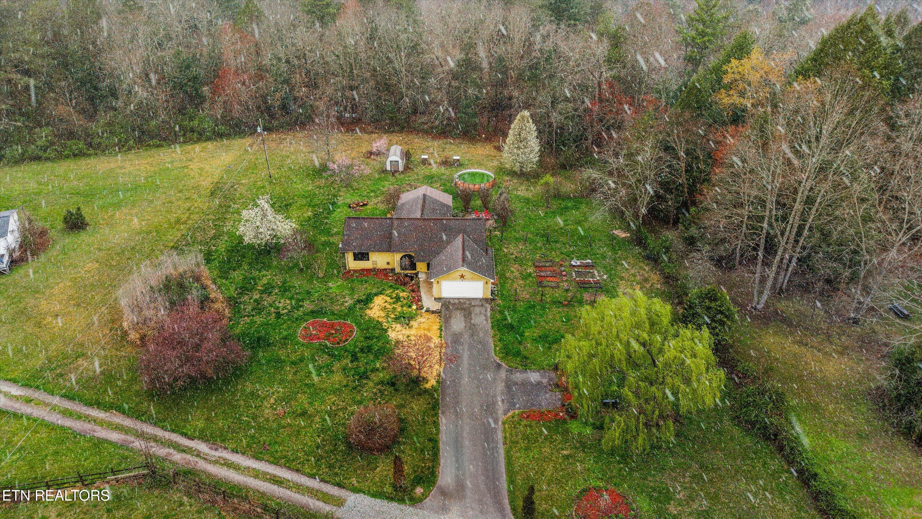 1334 Niggs Creek Road Oneida TN 37841