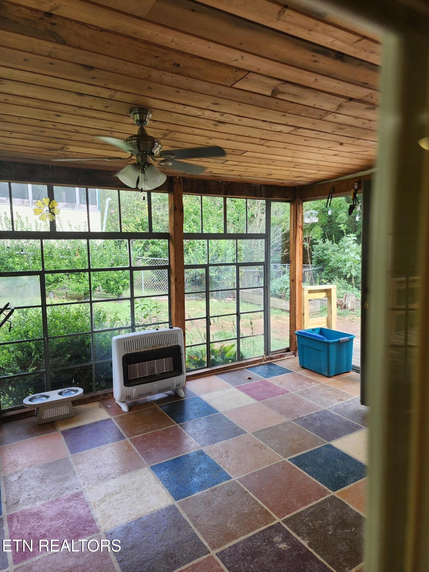 458 Slaven Lane Oneida TN 37841