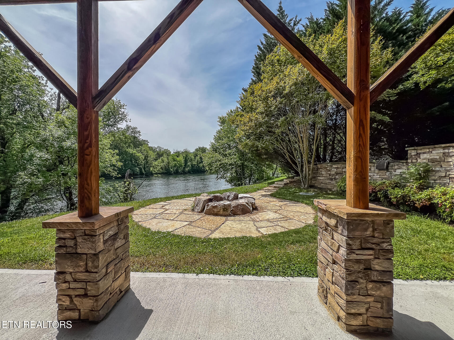 125 Lovely Bluff Road Rocky Top TN 37769