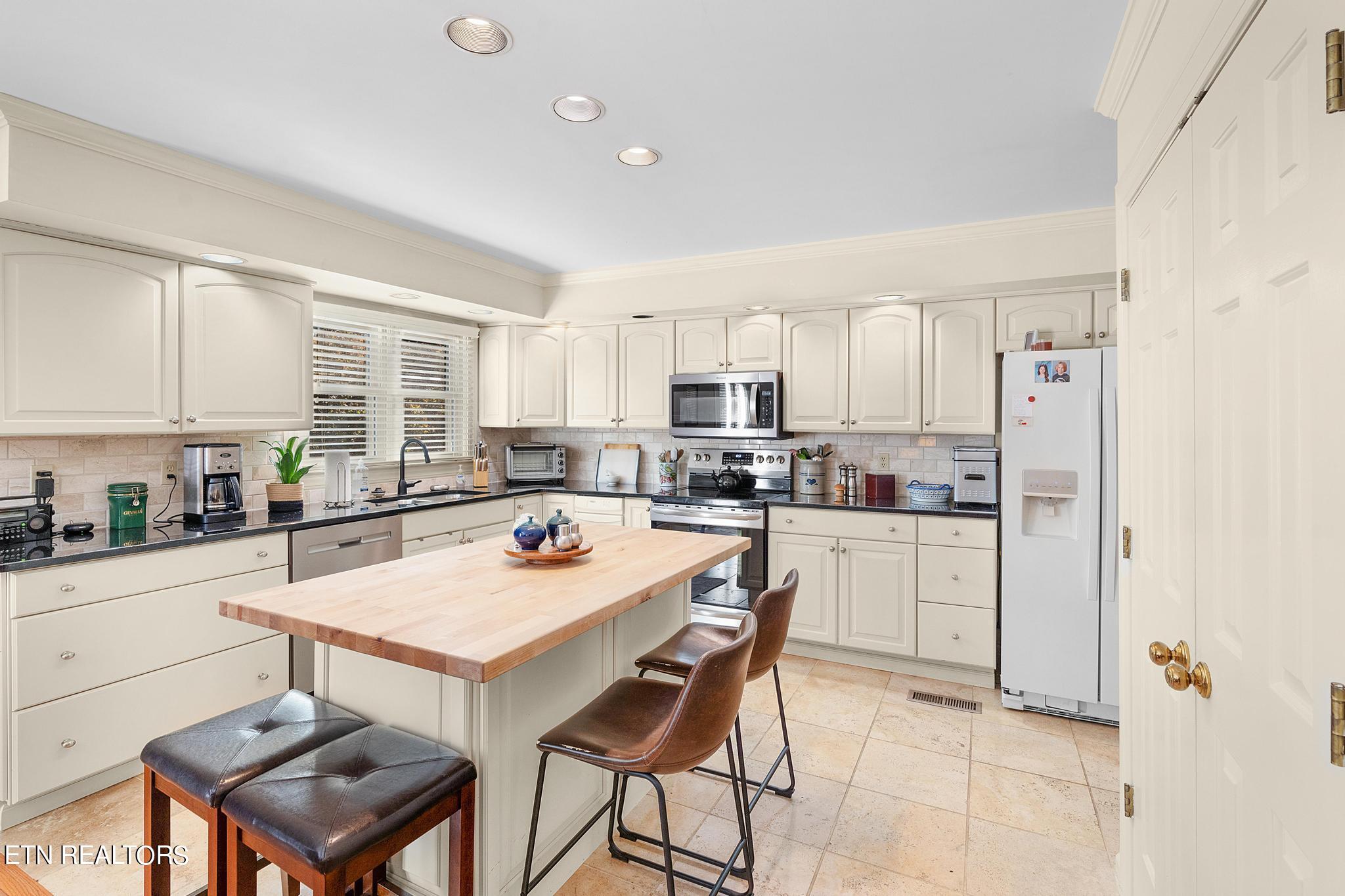 7908 High Heath Knoxville TN 37919