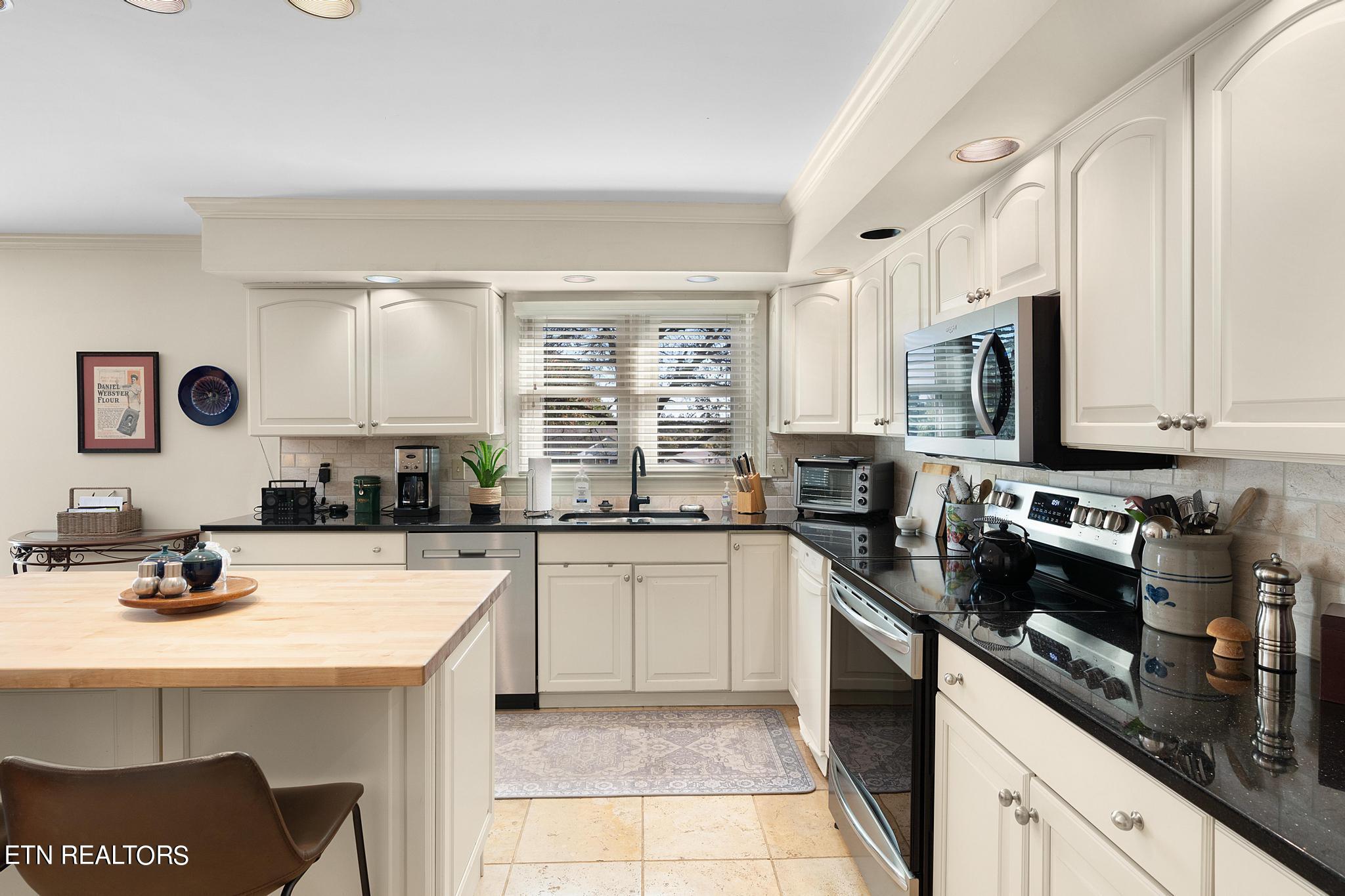 7908 High Heath Knoxville TN 37919