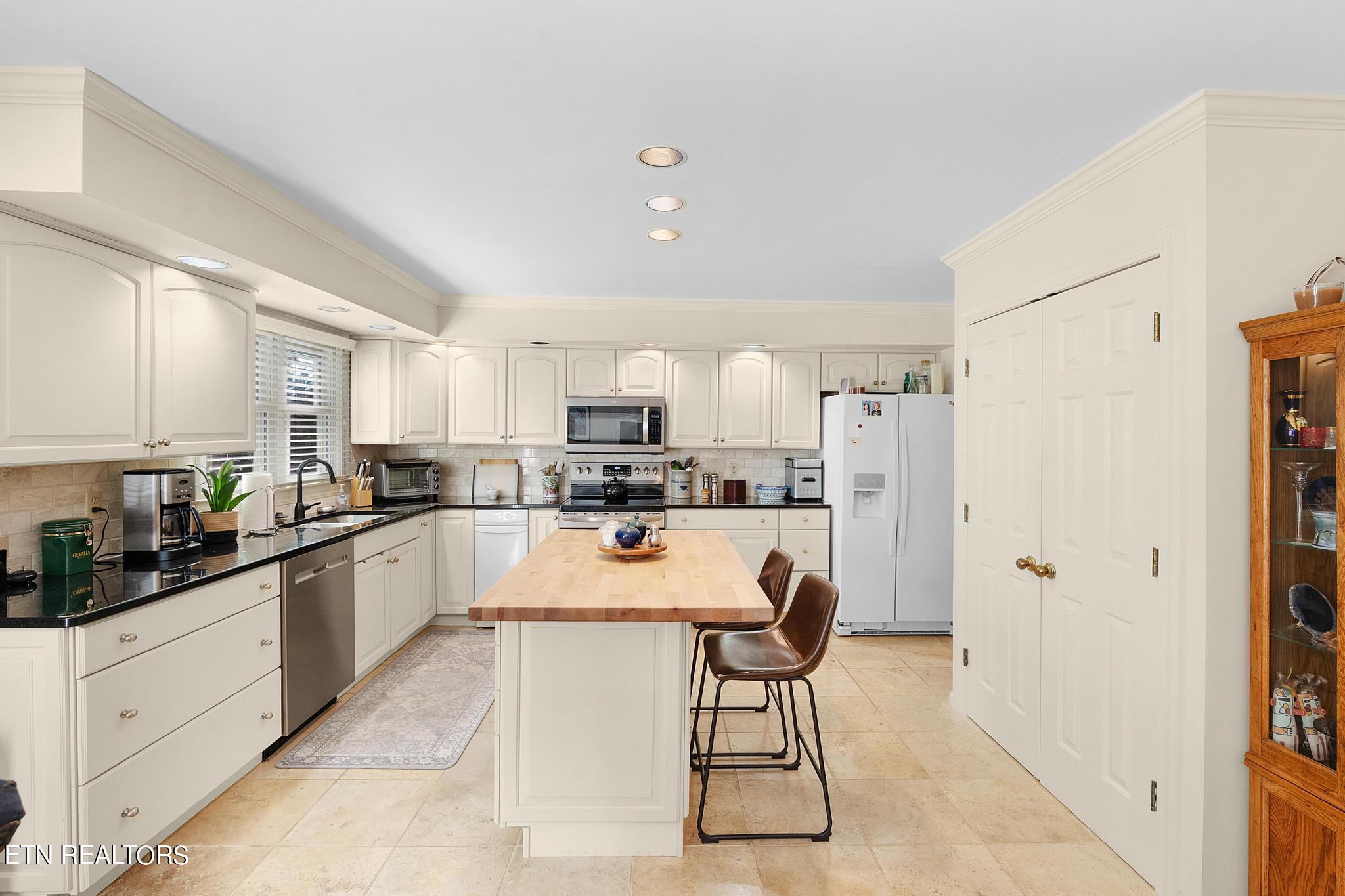 7908 High Heath Knoxville TN 37919