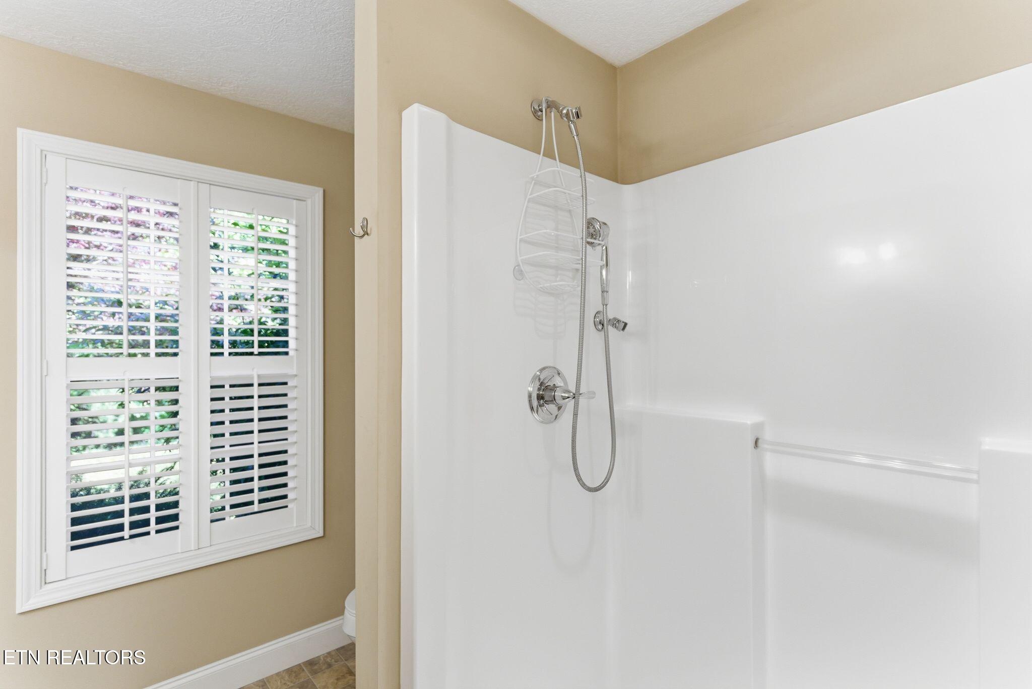 128 Ann Cove Lane Powell TN 37849