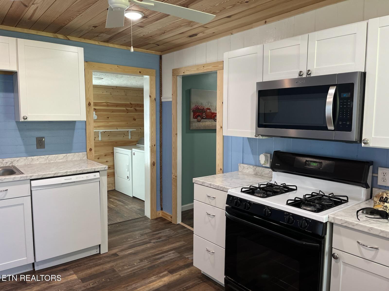 204 Queener Street Jacksboro TN 37757