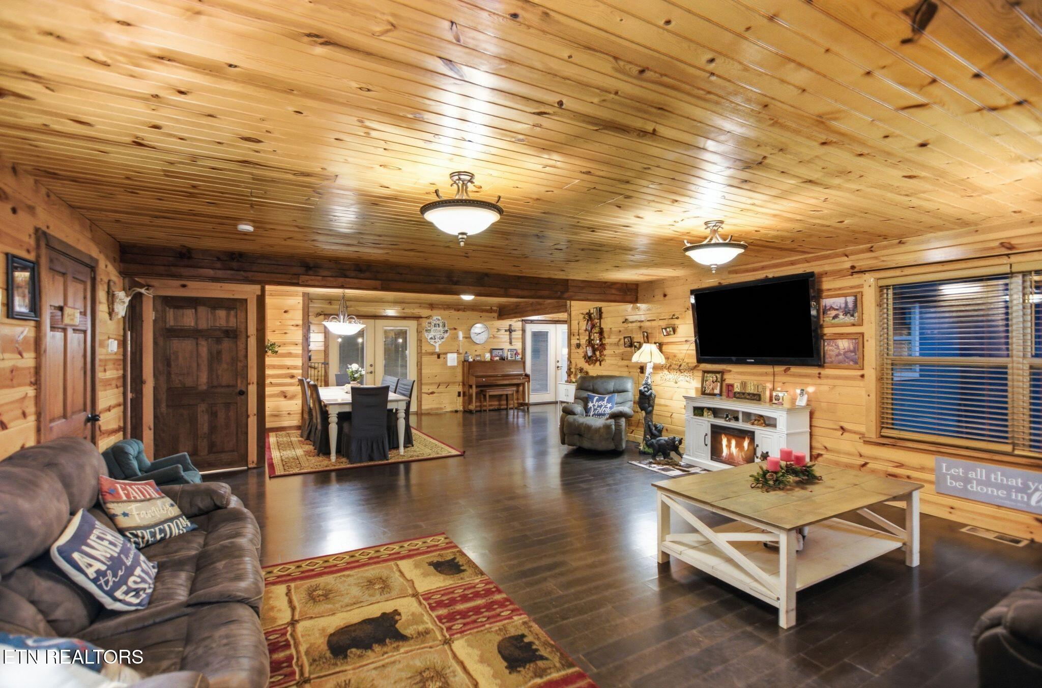 320 Wild Turkey Trail Oneida TN 37841