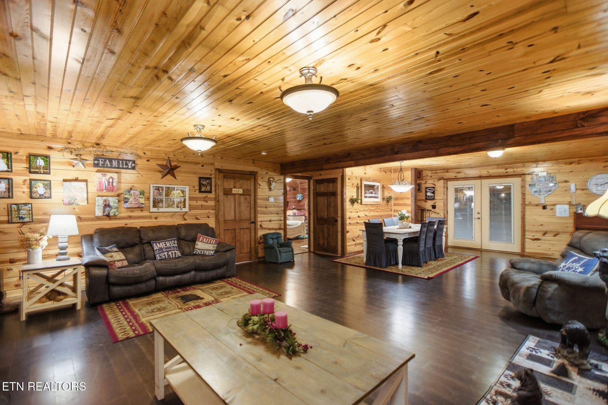 320 Wild Turkey Trail Oneida TN 37841