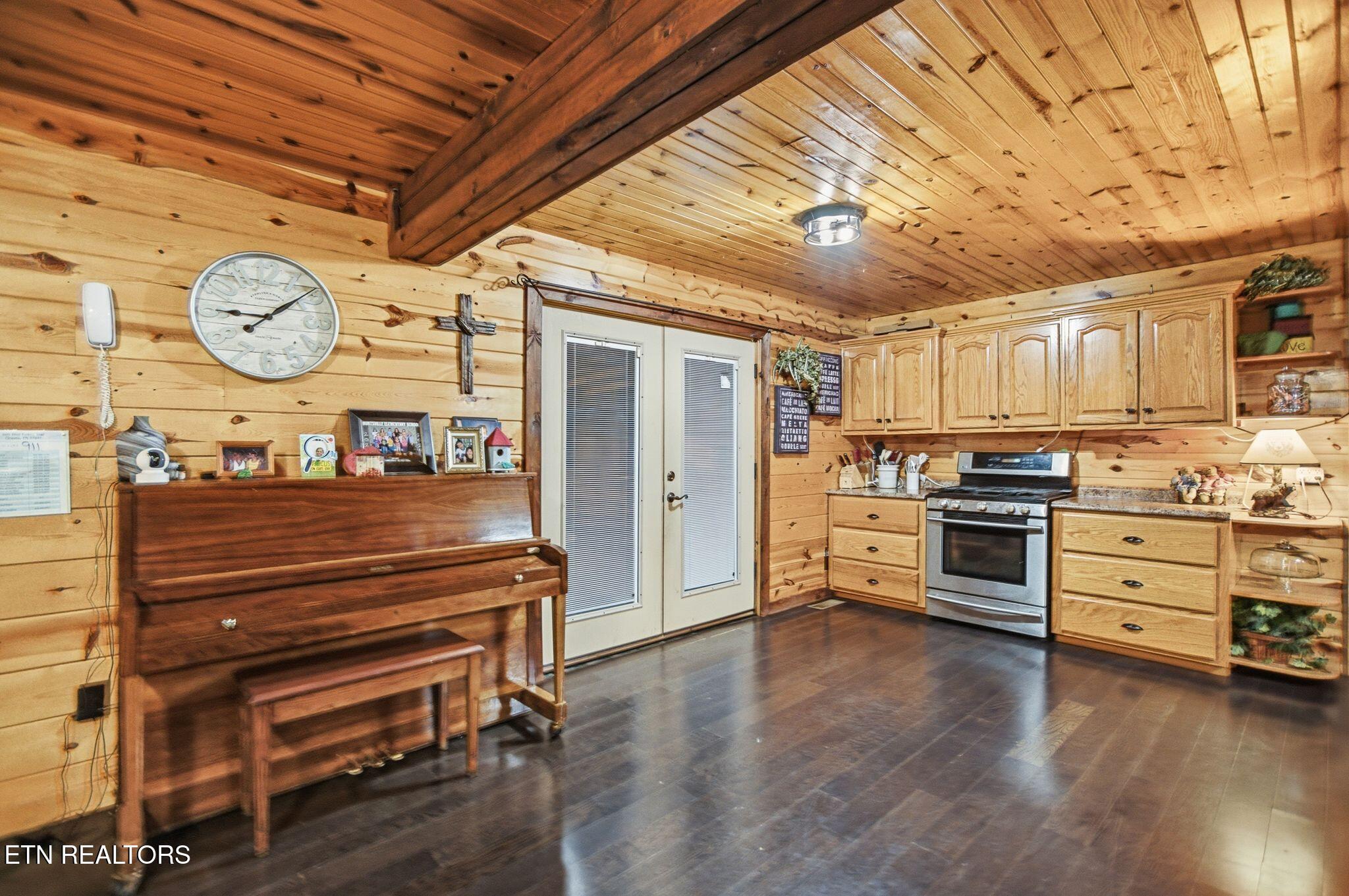 320 Wild Turkey Trail Oneida TN 37841