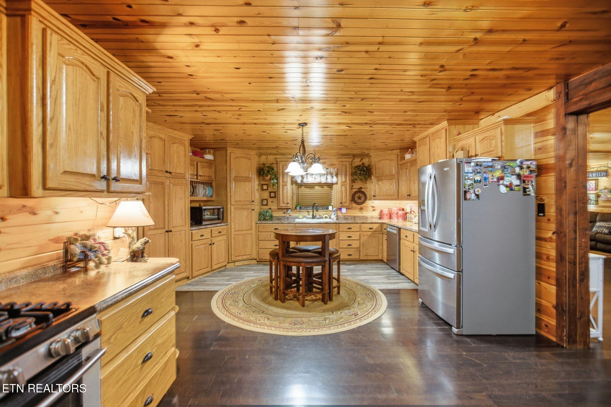 320 Wild Turkey Trail Oneida TN 37841