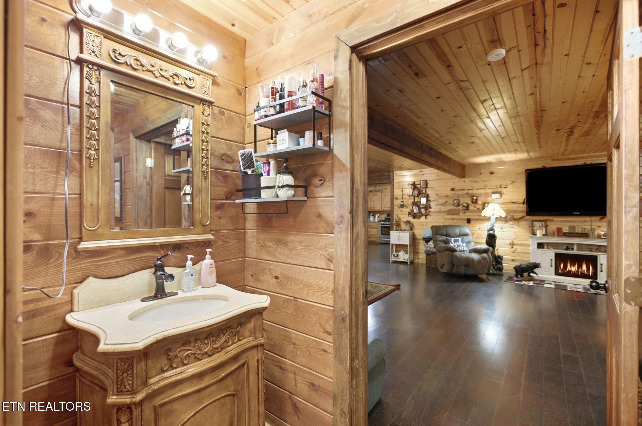 320 Wild Turkey Trail Oneida TN 37841