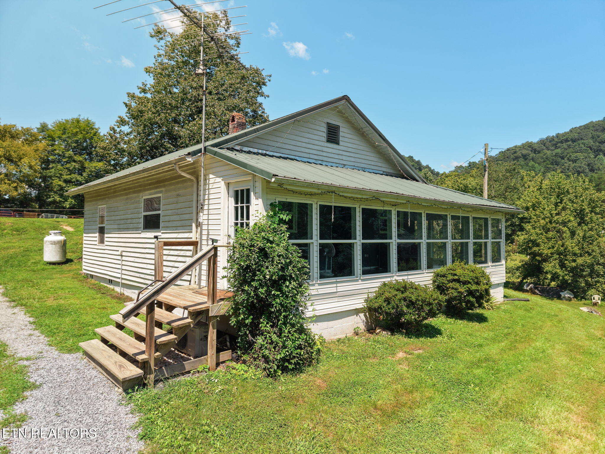 3000 Upper Caney Valley Road Tazewell TN 37879