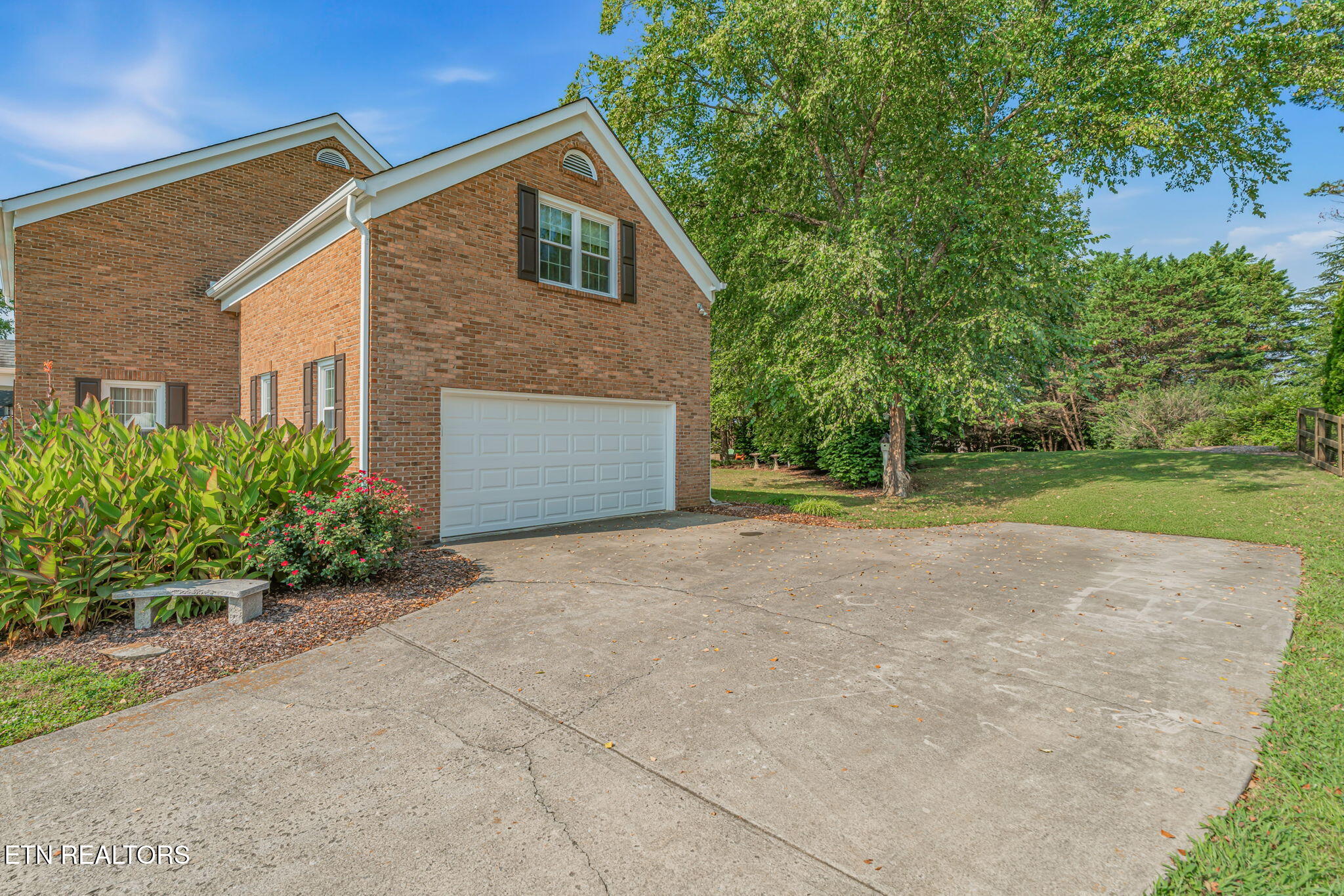 2309 Macintosh Circle Knoxville TN 37932