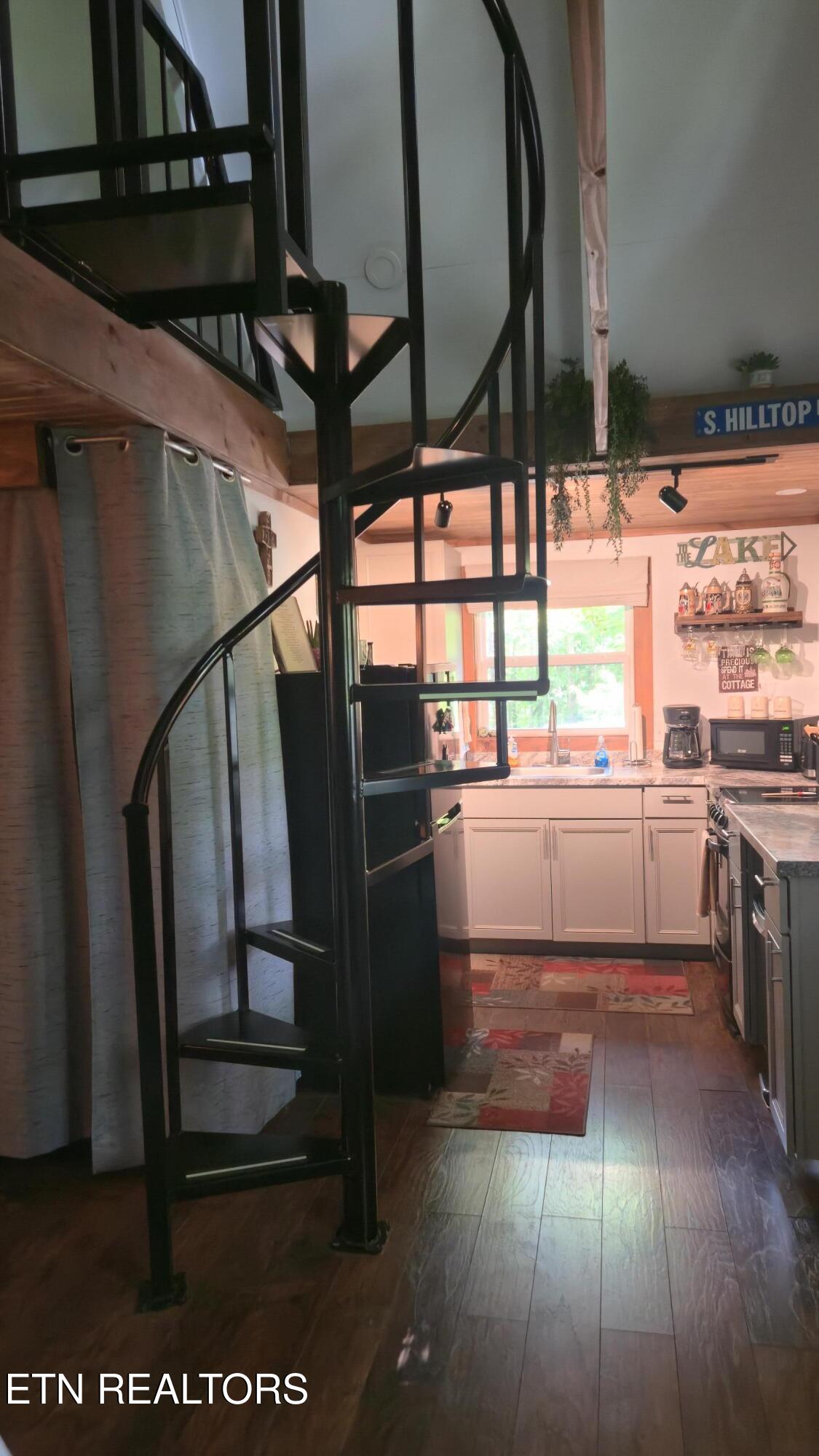 5705 S Hilltop Drive Tallassee TN 37878