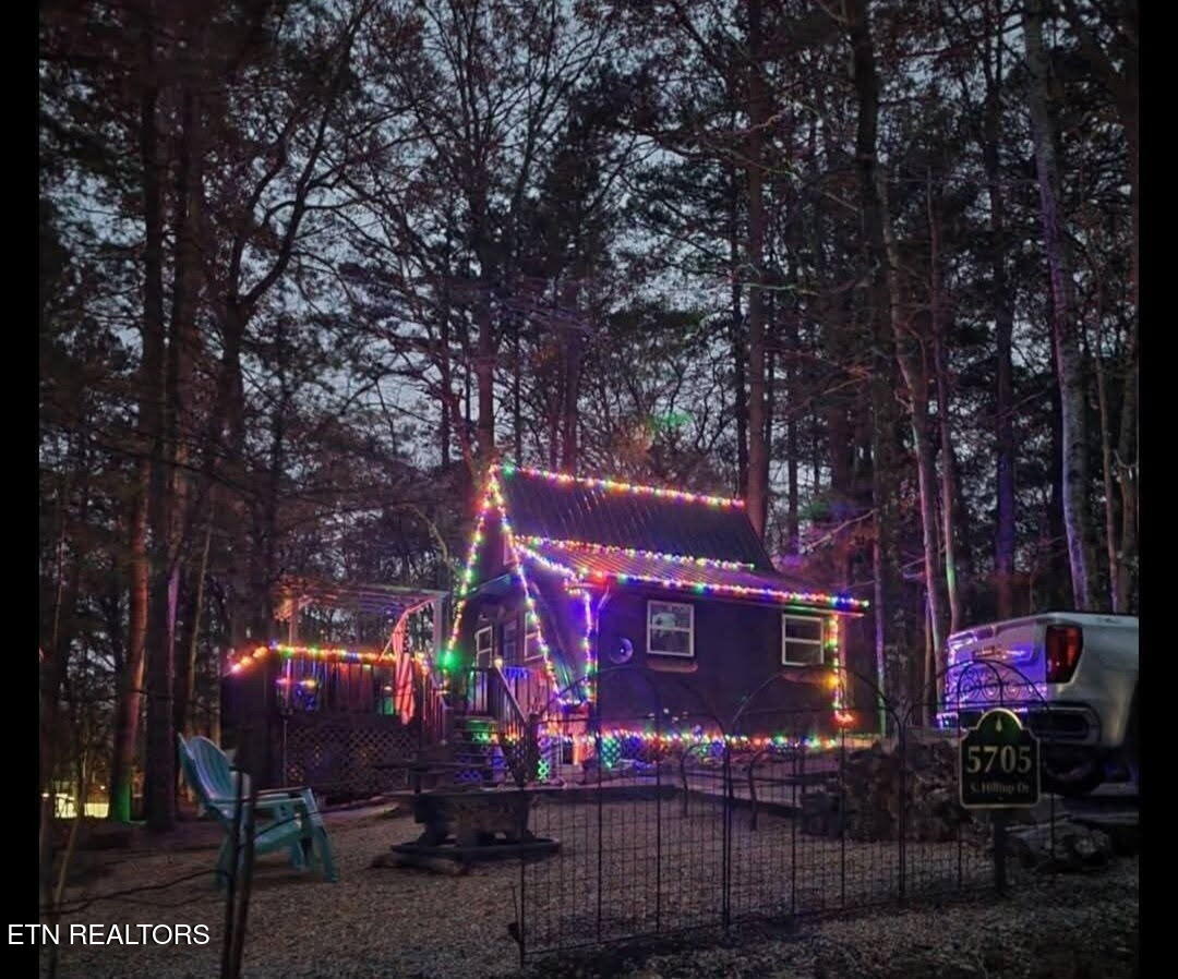 5705 S Hilltop Drive Tallassee TN 37878