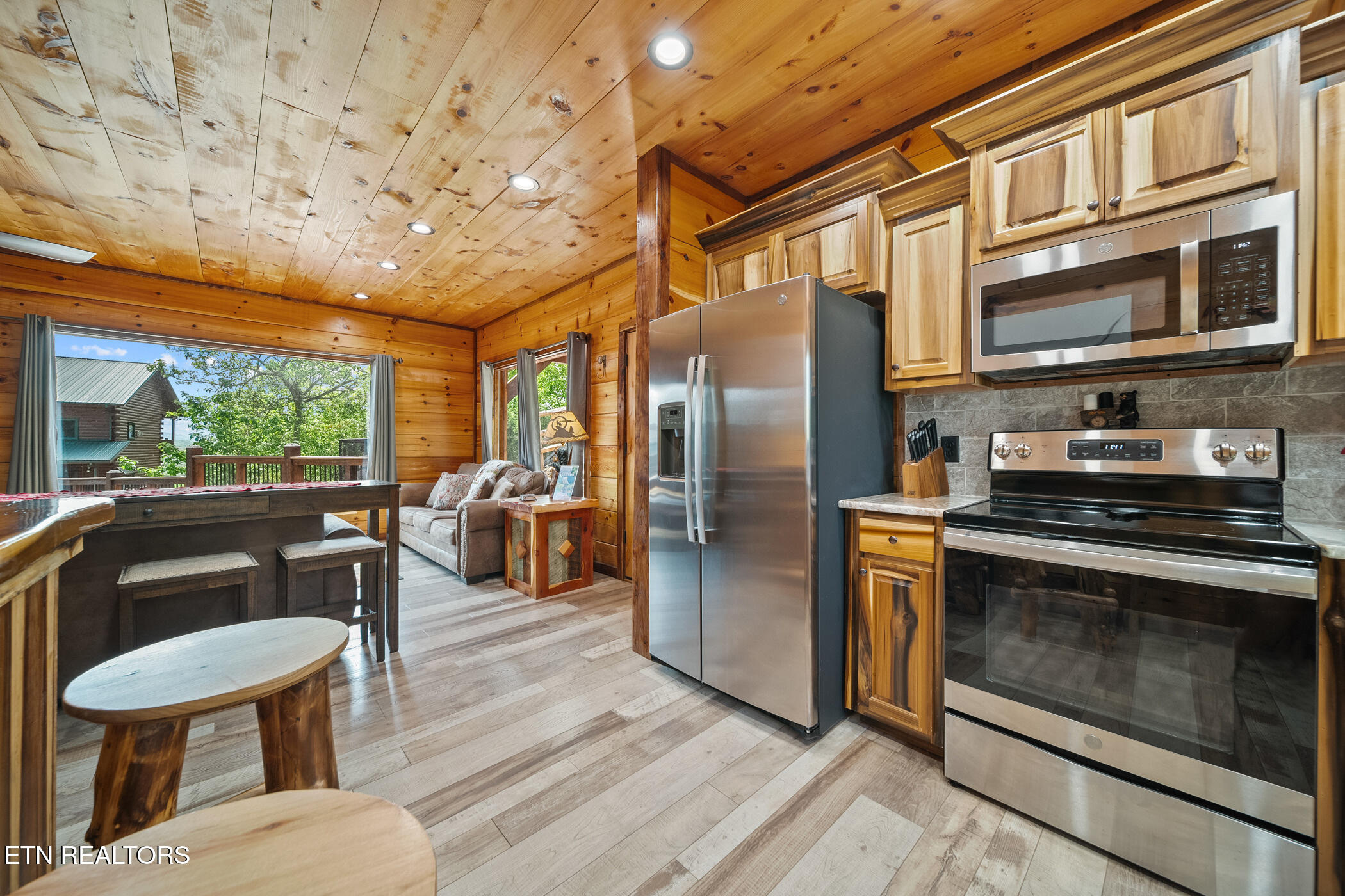 2412 Hawks Nest Way Sevierville TN 37862