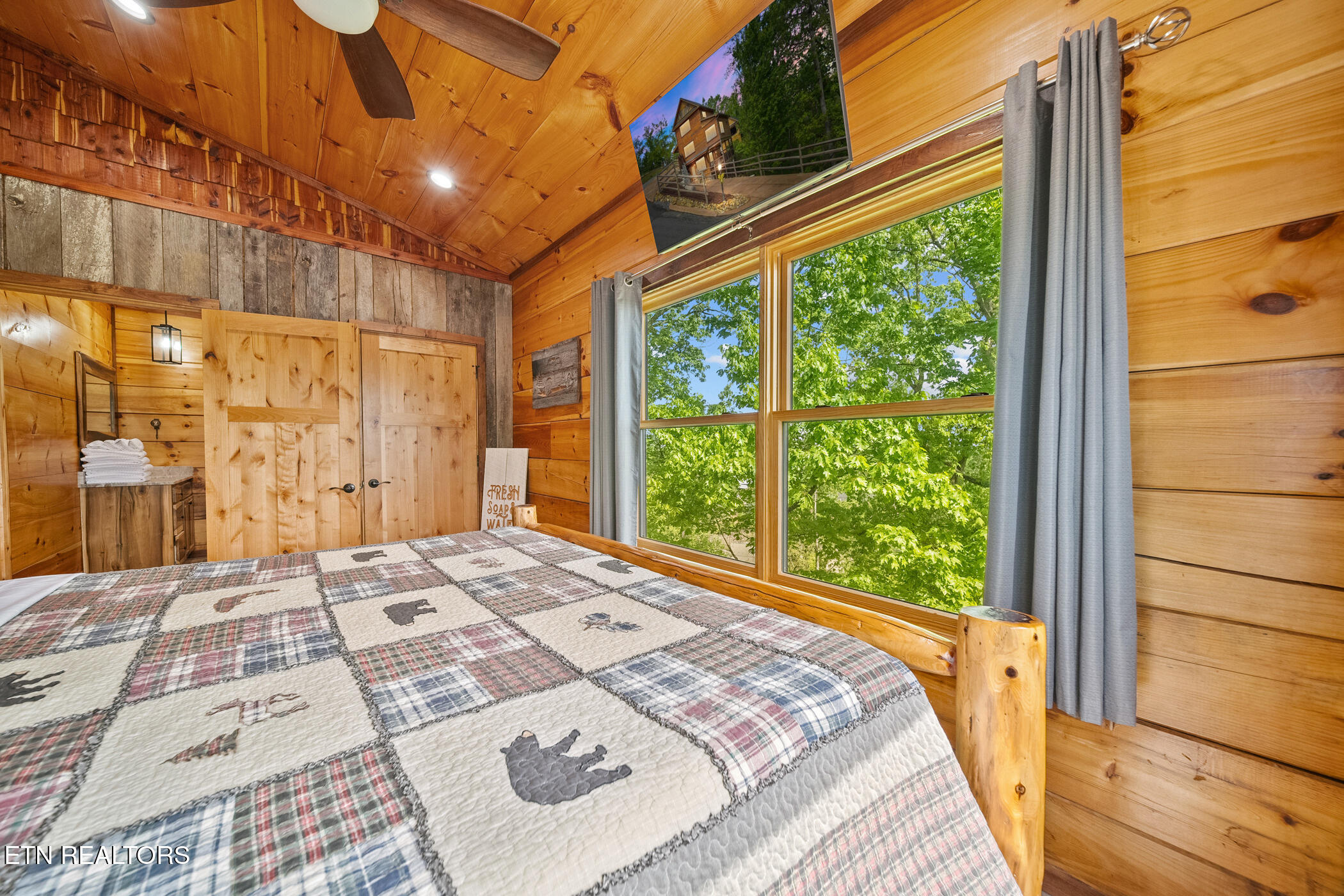 2412 Hawks Nest Way Sevierville TN 37862