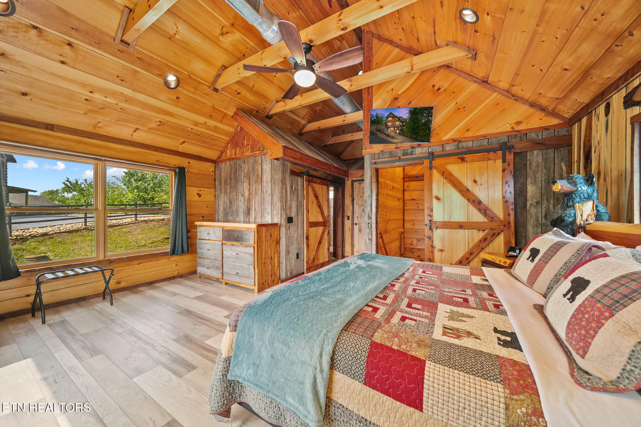 2412 Hawks Nest Way Sevierville TN 37862