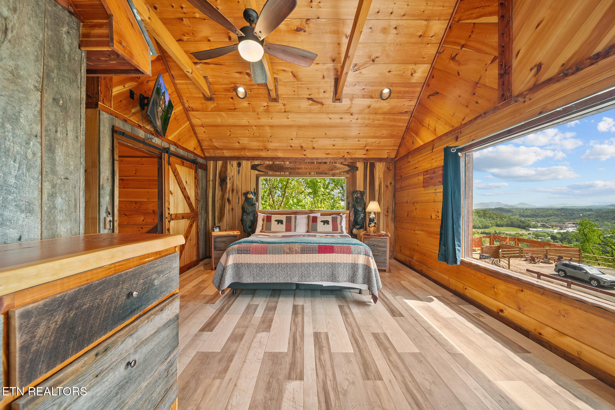 2412 Hawks Nest Way Sevierville TN 37862