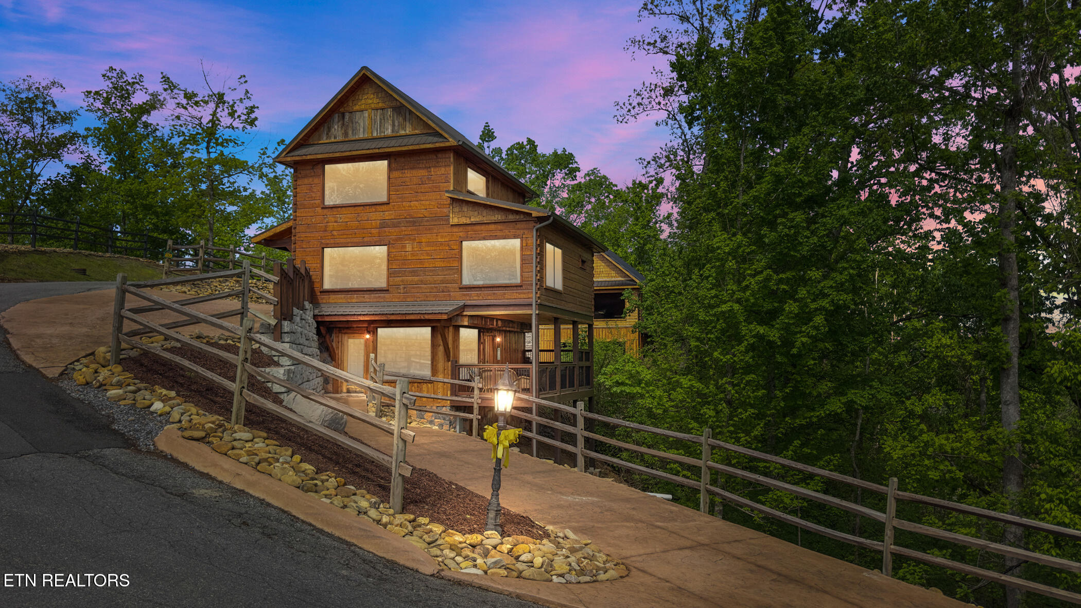2412 Hawks Nest Way Sevierville TN 37862