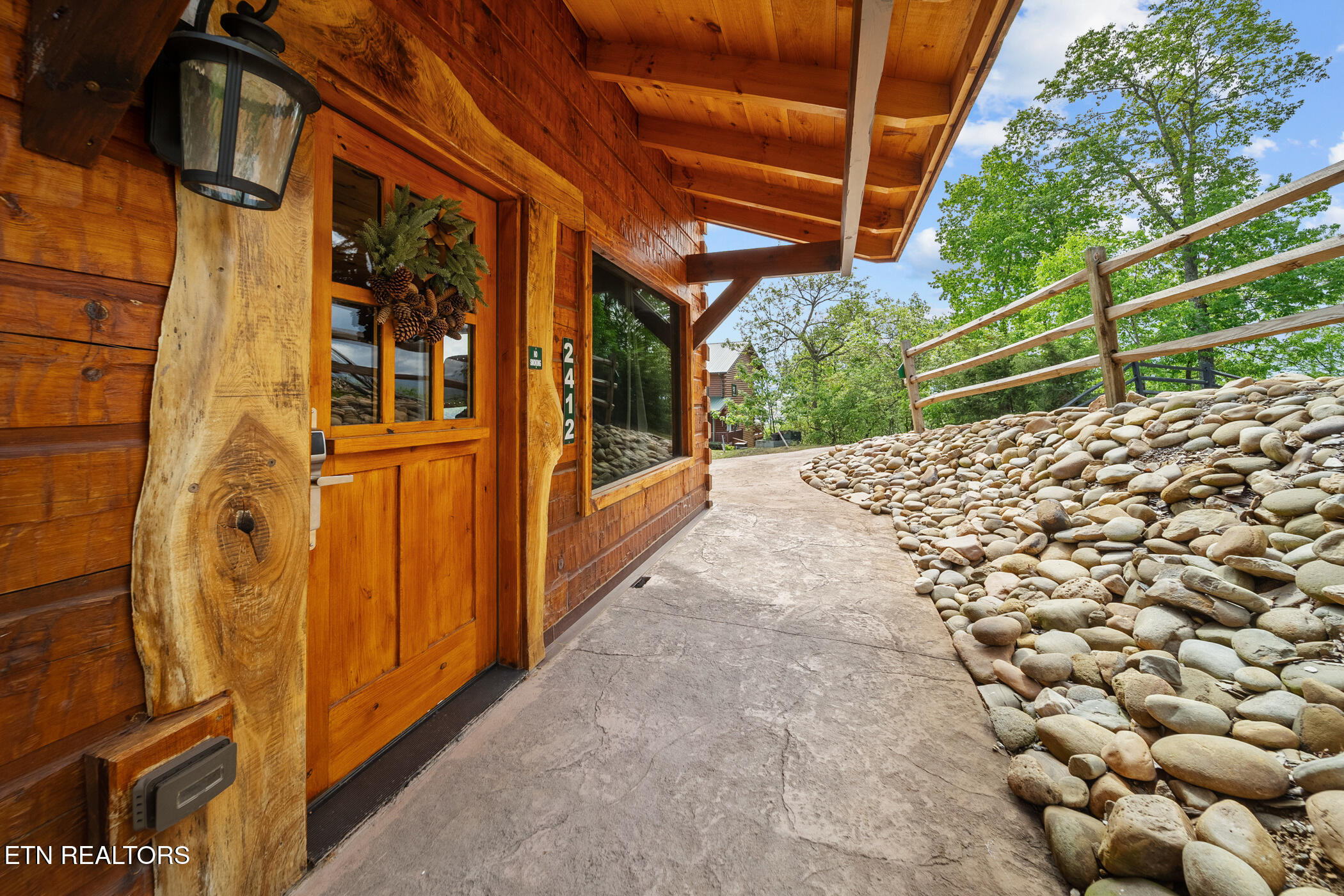 2412 Hawks Nest Way Sevierville TN 37862