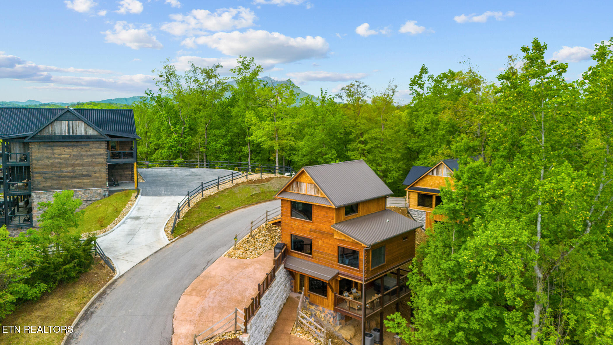2412 Hawks Nest Way Sevierville TN 37862