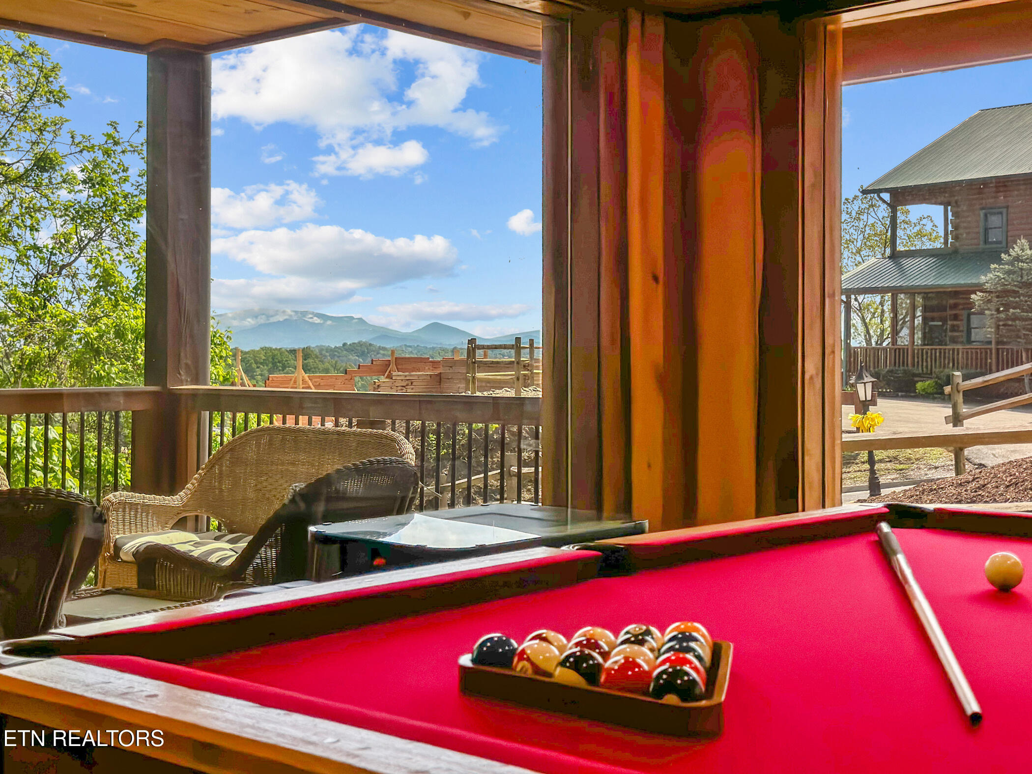 2412 Hawks Nest Way Sevierville TN 37862